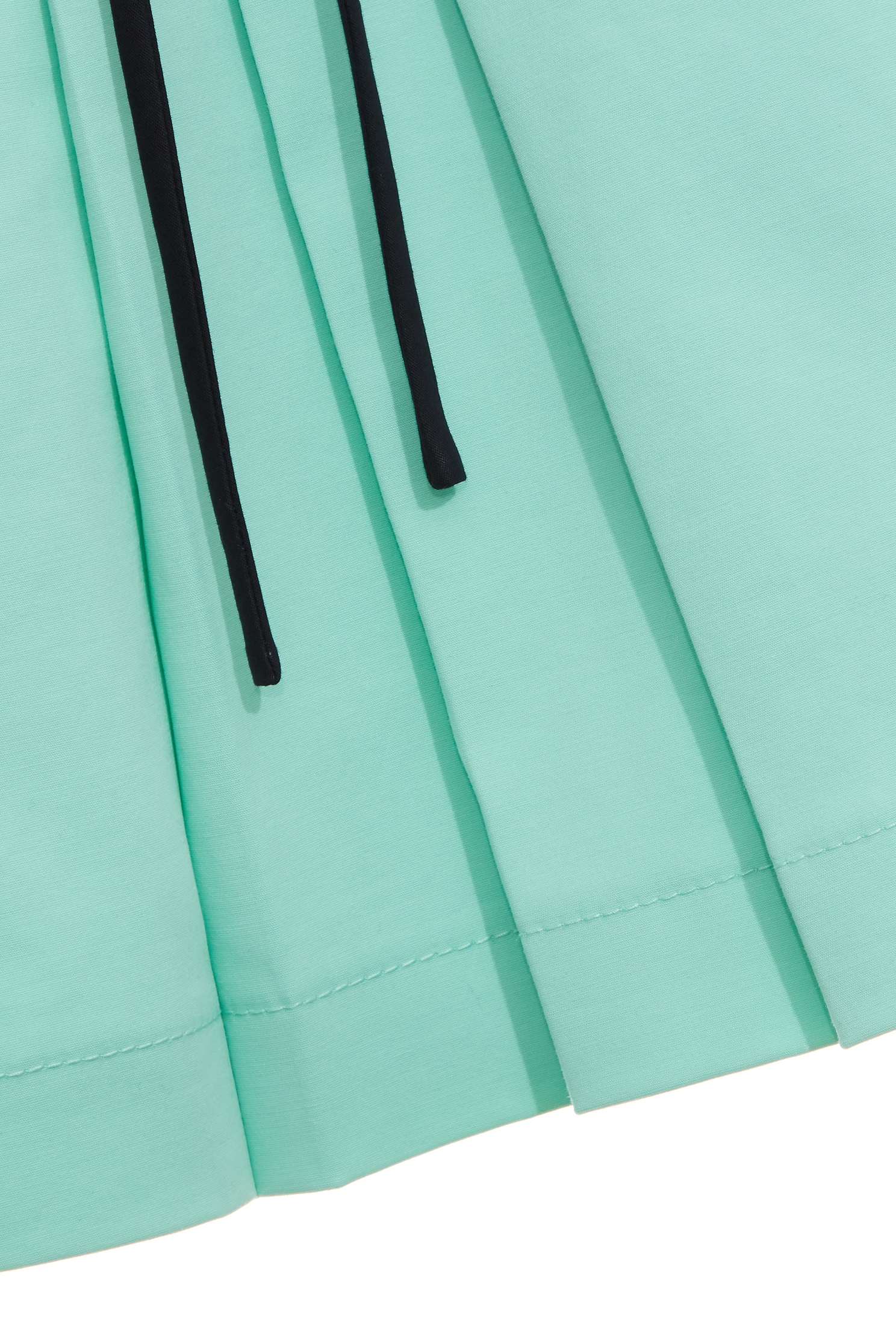 冰綠色打摺短褲裙冰綠色打摺短褲裙,春夏穿搭,時髦成套搭配,百摺裙,百褶短裙,短裙,短褲,約會特輯,蝴蝶結,褲裙