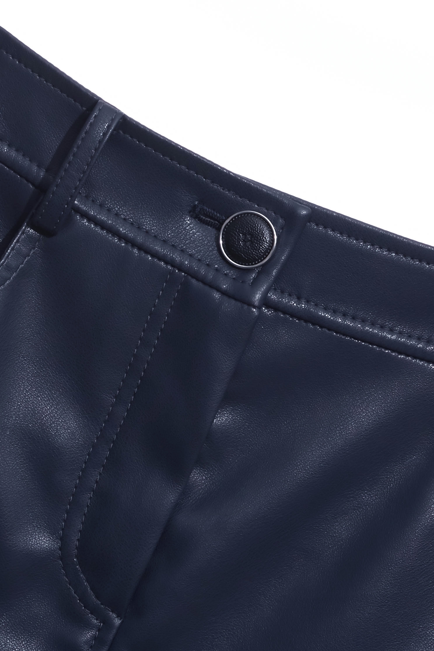 造型口袋仿皮裙造型口袋仿皮裙,上班OL穿搭,春夏穿搭,時髦成套搭配,短裙,約會特輯