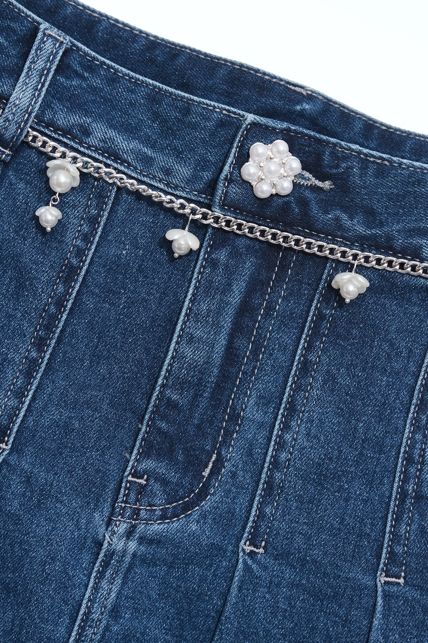 帶花朵腰鍊牛仔短裙帶花朵腰鍊牛仔短裙,丹寧,人氣商品,春夏穿搭,牛仔,牛仔短裙,牛仔裙,短裙,約會特輯,花花世界