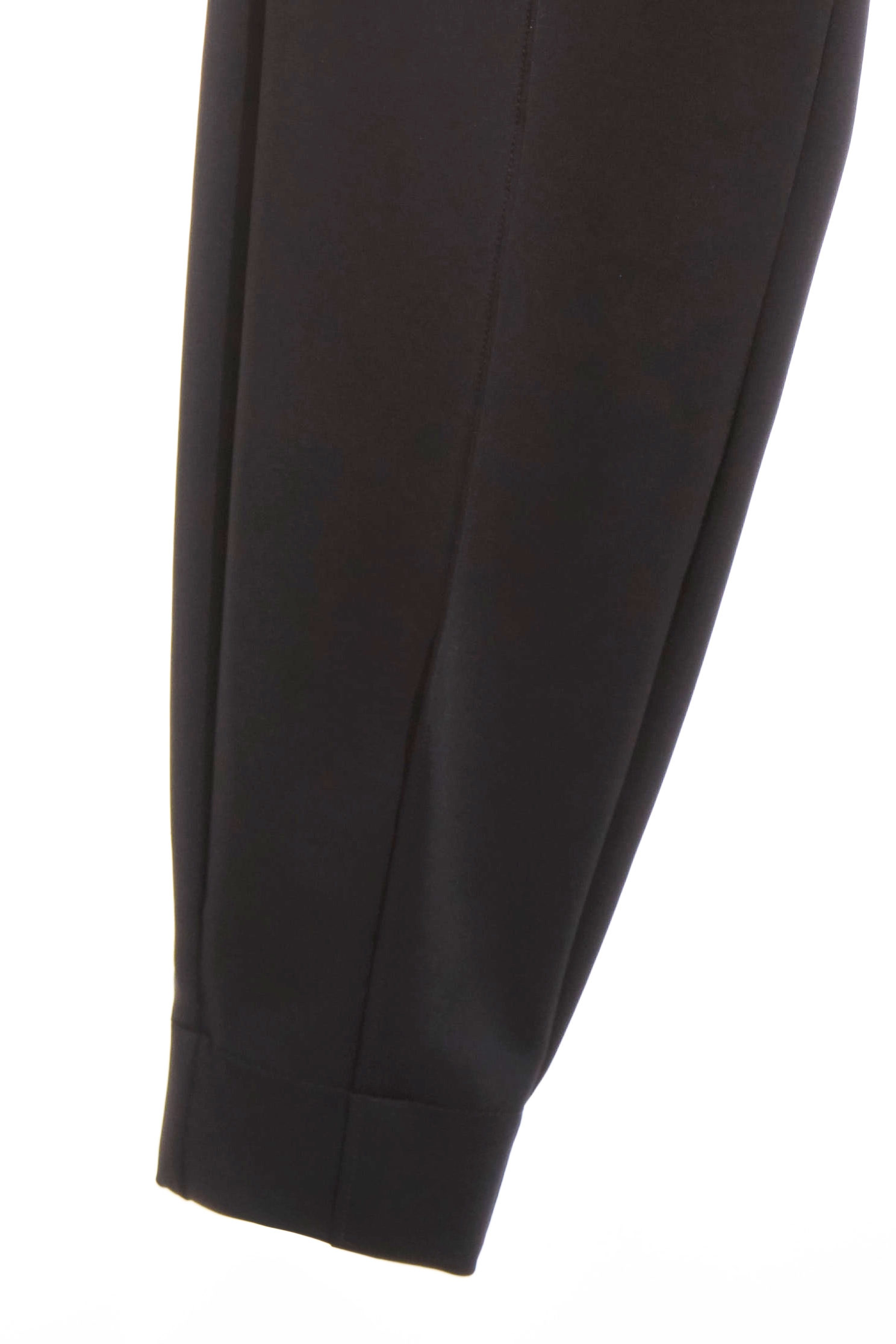 光澤四面彈錐型褲光澤四面彈錐型褲,春夏穿搭,珍珠,褲子,黑色褲子