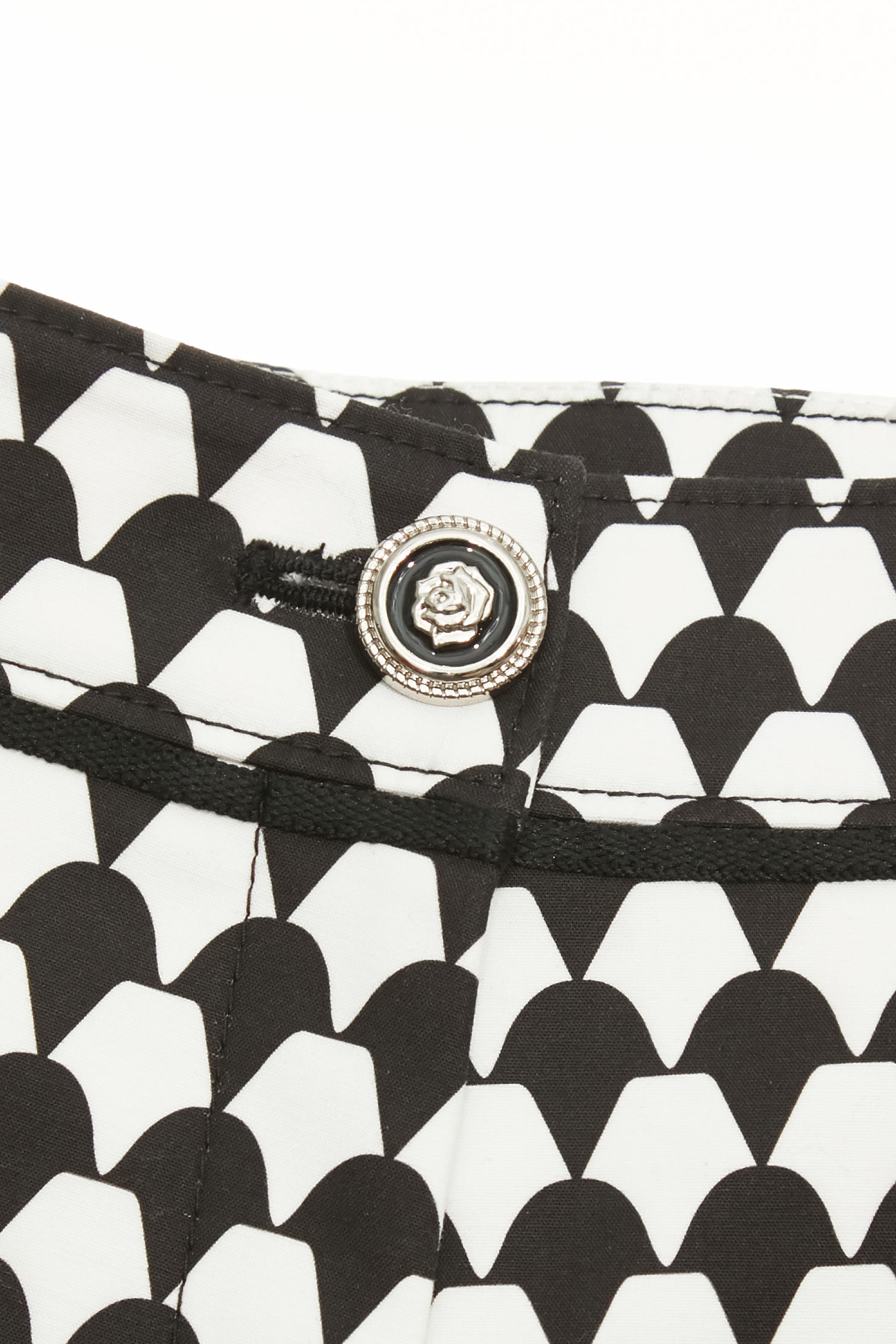 幾何鑽石花套裝短褲幾何鑽石花套裝短褲,春夏穿搭,時髦成套搭配,短褲