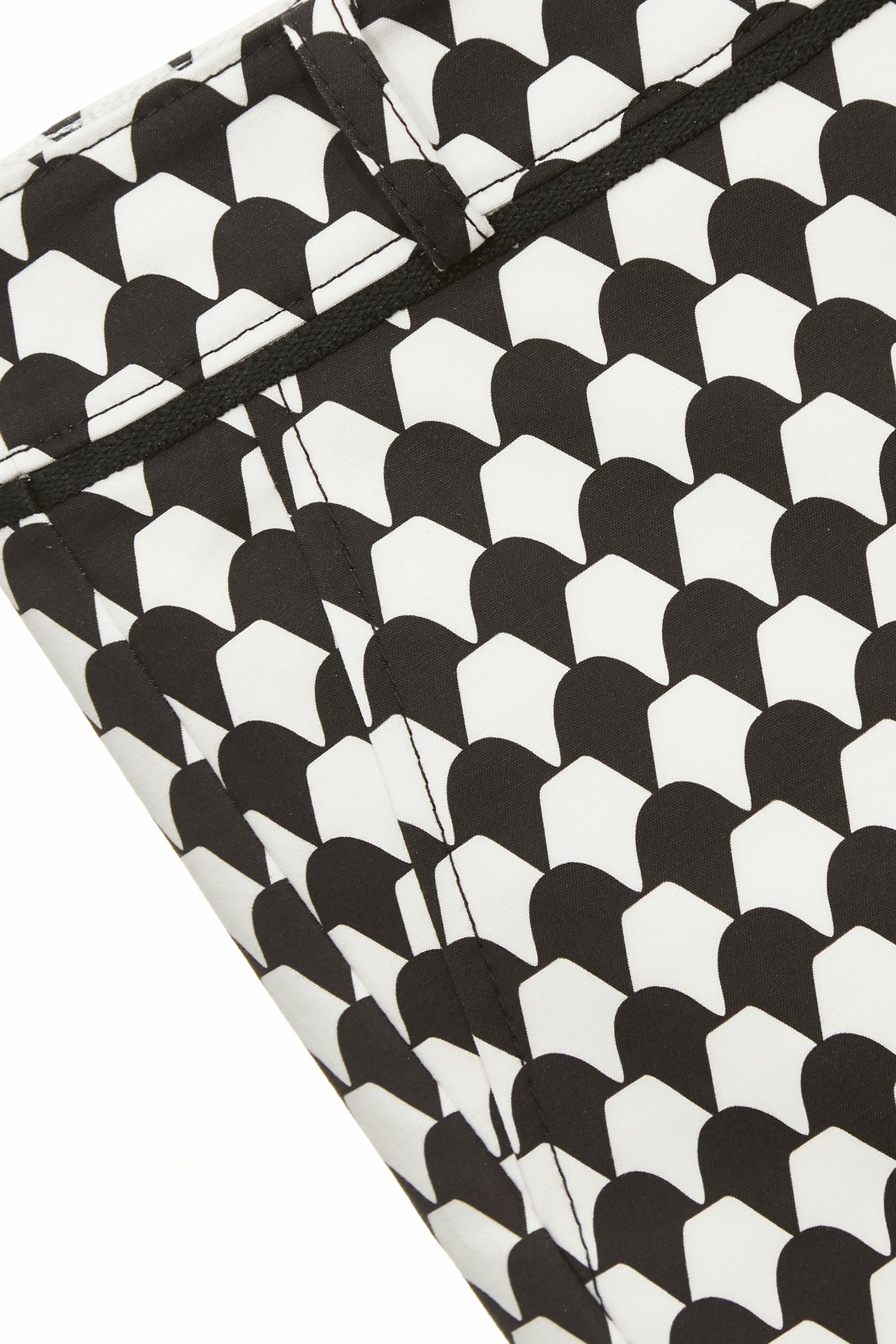 幾何鑽石花套裝短褲幾何鑽石花套裝短褲,春夏穿搭,時髦成套搭配,短褲