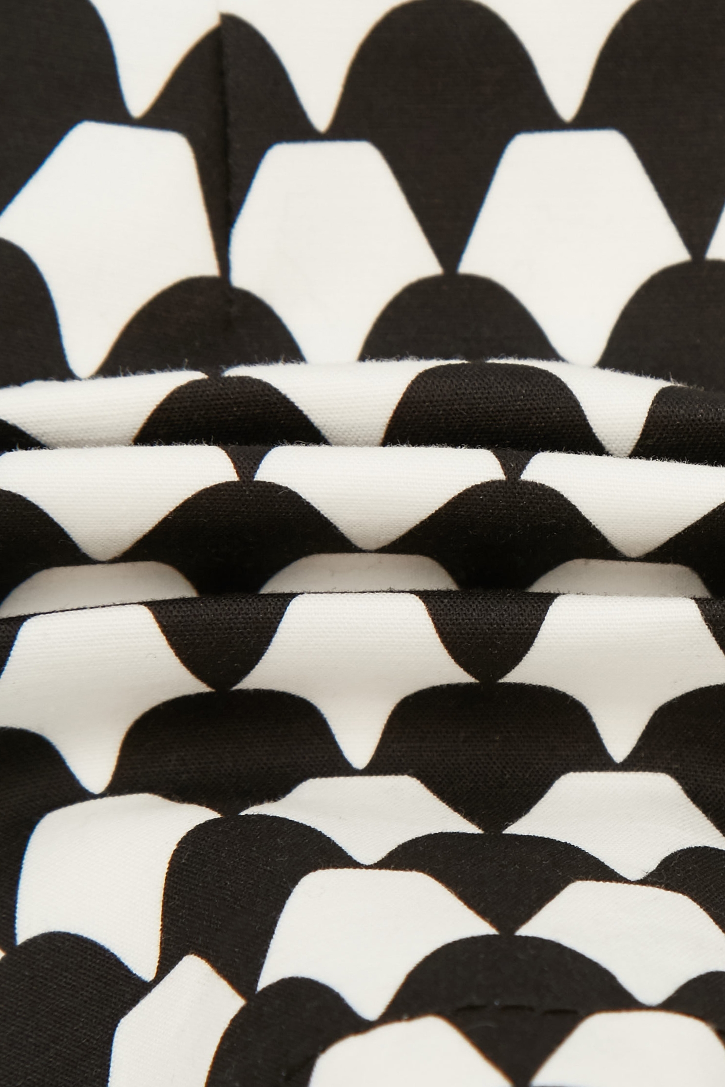 幾何鑽石花套裝短褲幾何鑽石花套裝短褲,春夏穿搭,時髦成套搭配,短褲