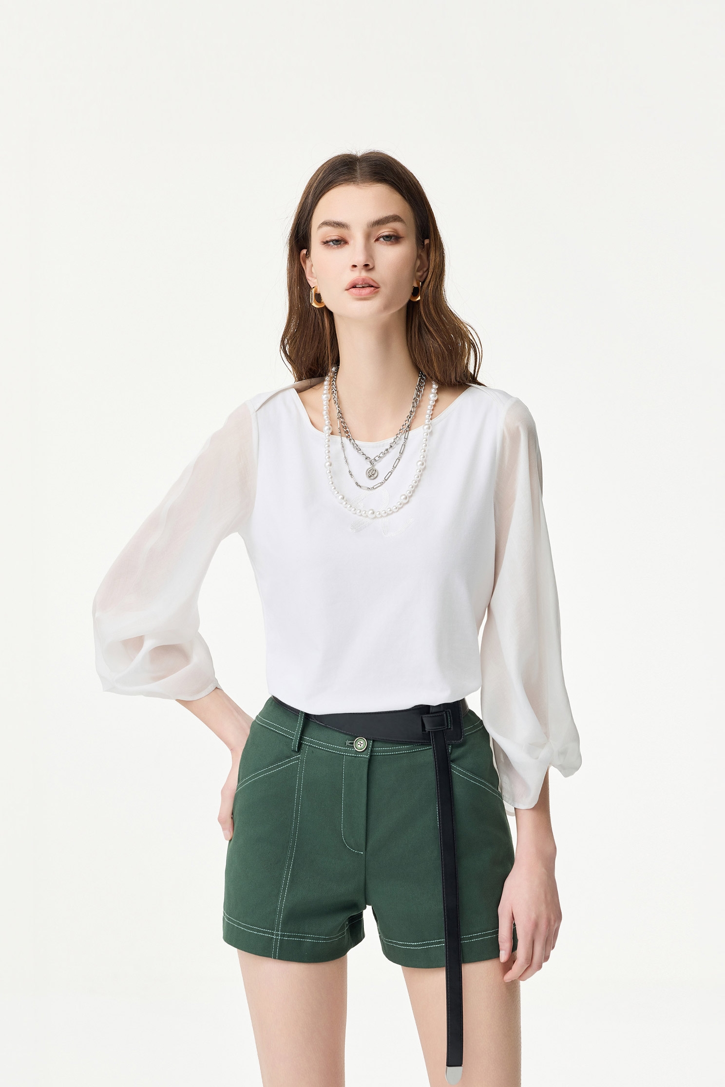 高山綠跳色壓線短褲高山綠跳色壓線短褲,丹寧,春夏穿搭,牛仔,短褲,輕奢度假,輕奢渡假