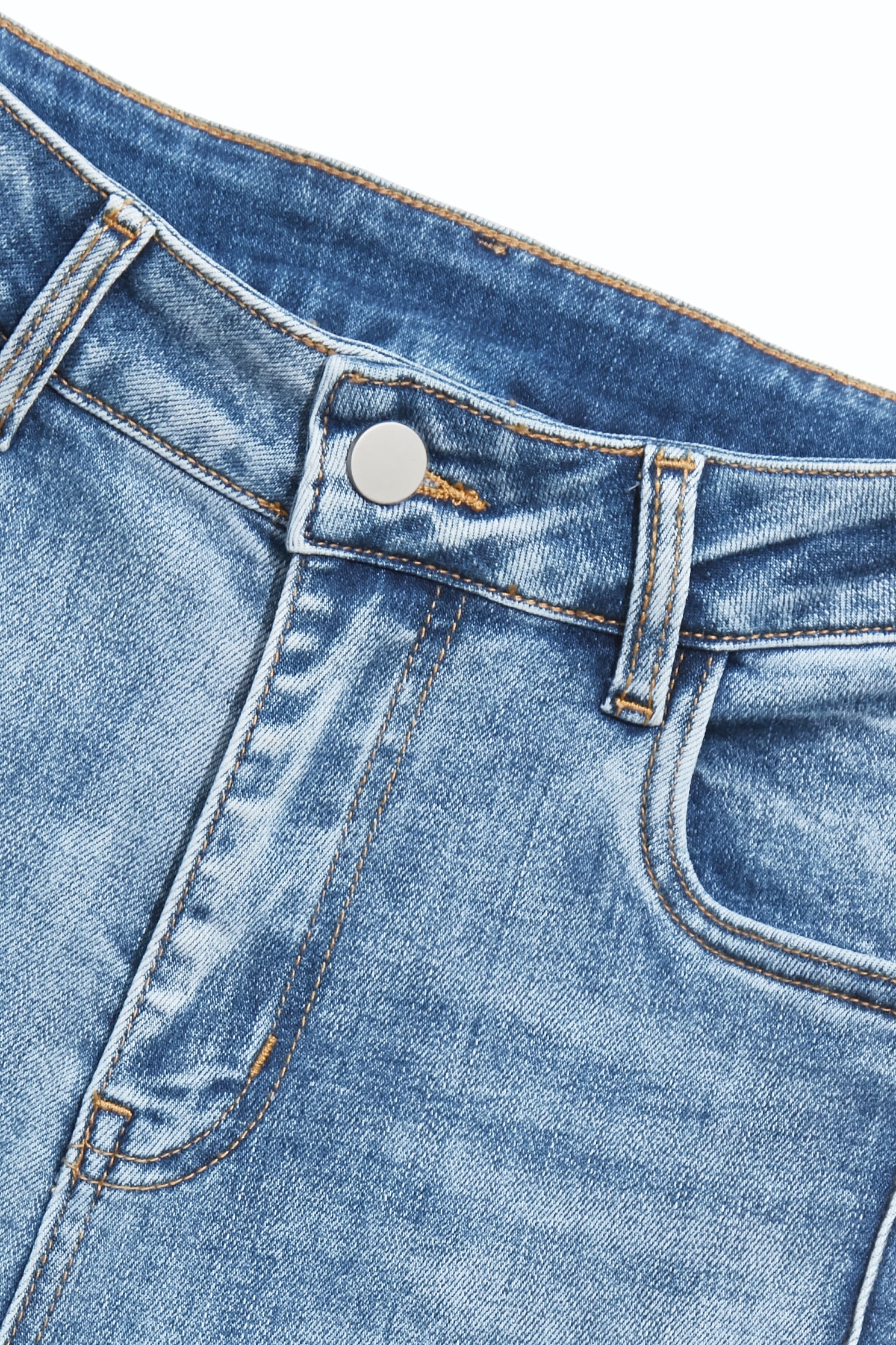 立體抓線牛仔喇叭褲立體抓線牛仔喇叭褲,丹寧,喇叭褲,春夏穿搭,牛仔,牛仔褲,約會特輯,褲子