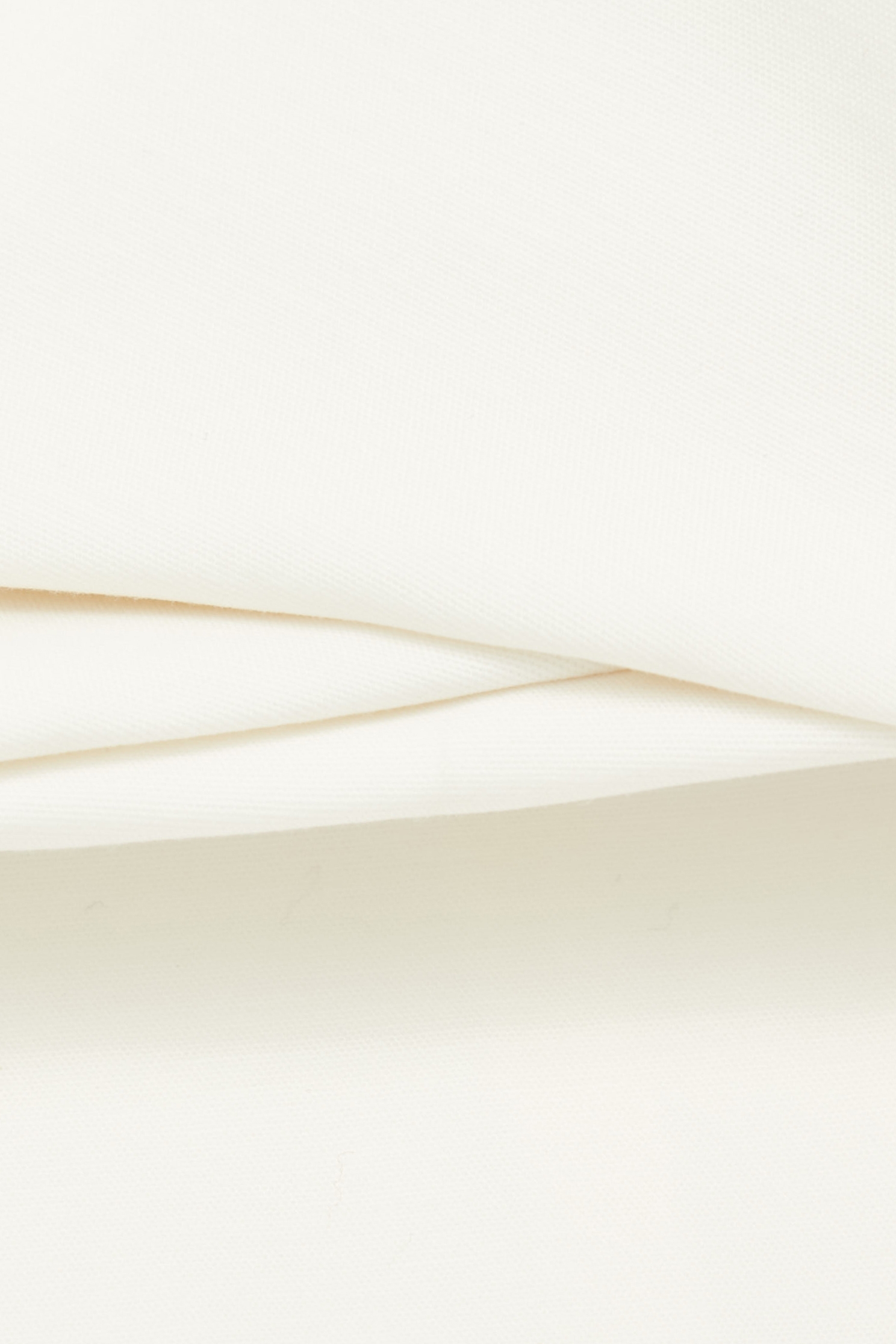 愛心口袋繡花八分喇叭褲愛心口袋繡花八分喇叭褲,上班OL穿搭,喇叭褲,春夏穿搭,白色褲子,窄管褲,繡花,褲子