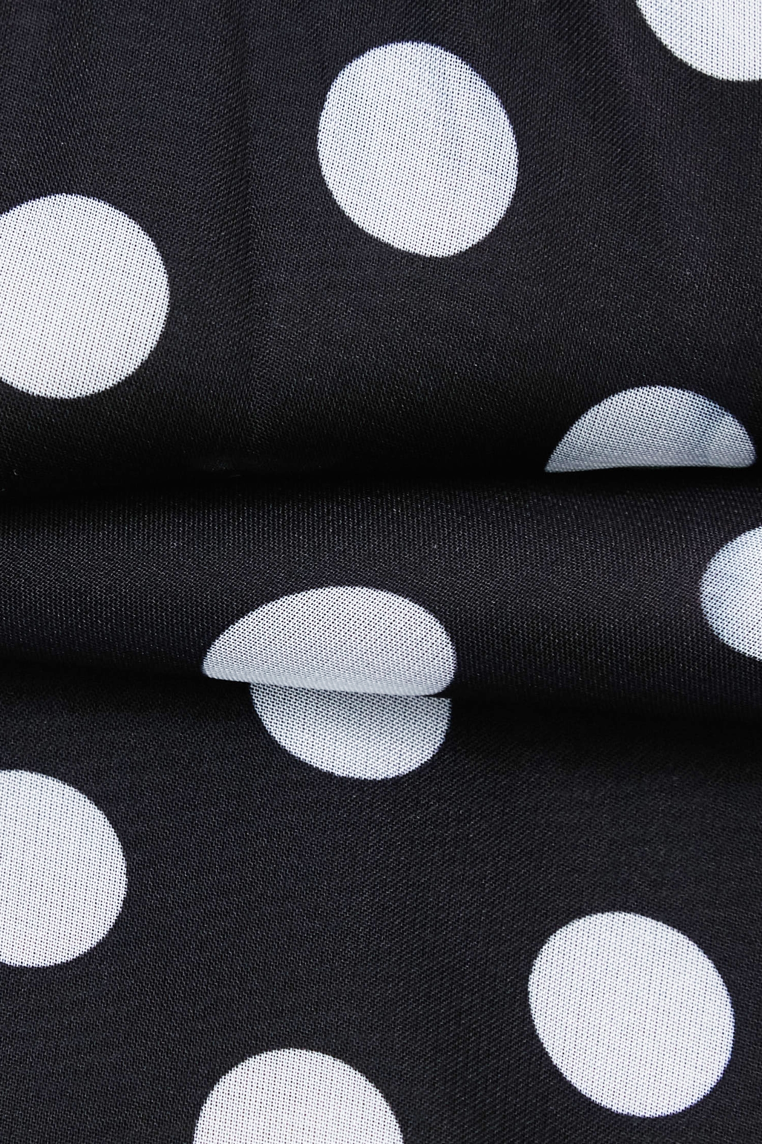 黑白點傘狀雪紡大寬褲黑白點傘狀雪紡大寬褲,人氣商品,寬褲,春夏穿搭,波點,褲子,輕奢度假,輕奢渡假,雪紡