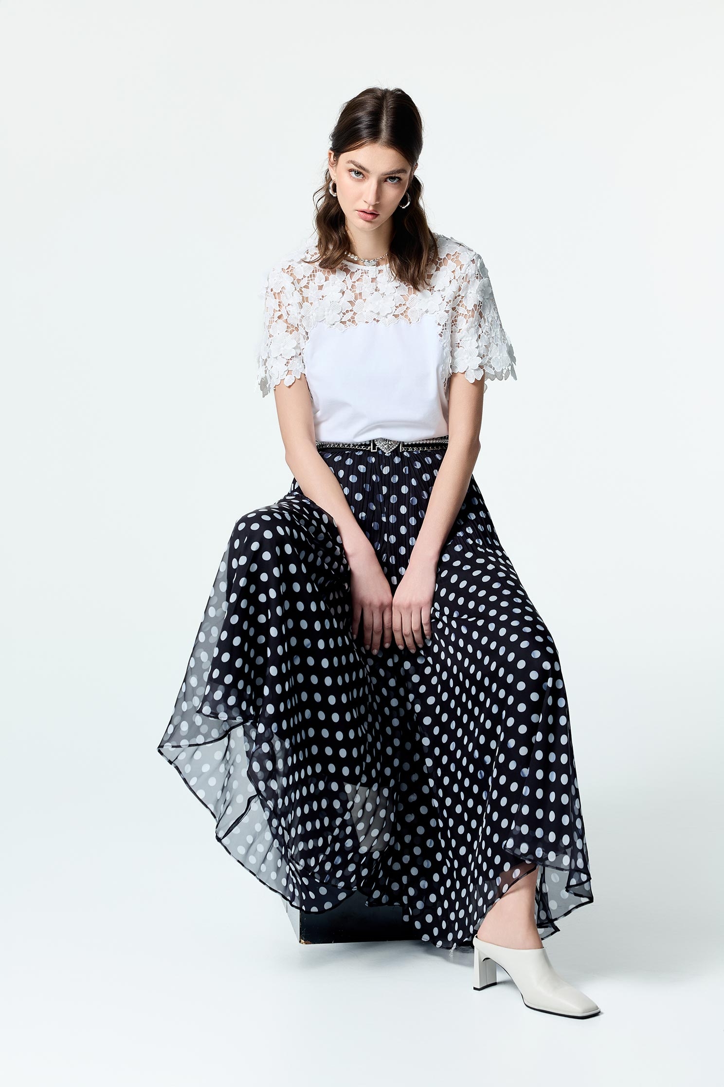 黑白點傘狀雪紡大寬褲黑白點傘狀雪紡大寬褲,人氣商品,寬褲,春夏穿搭,波點,褲子,輕奢度假,輕奢渡假,雪紡