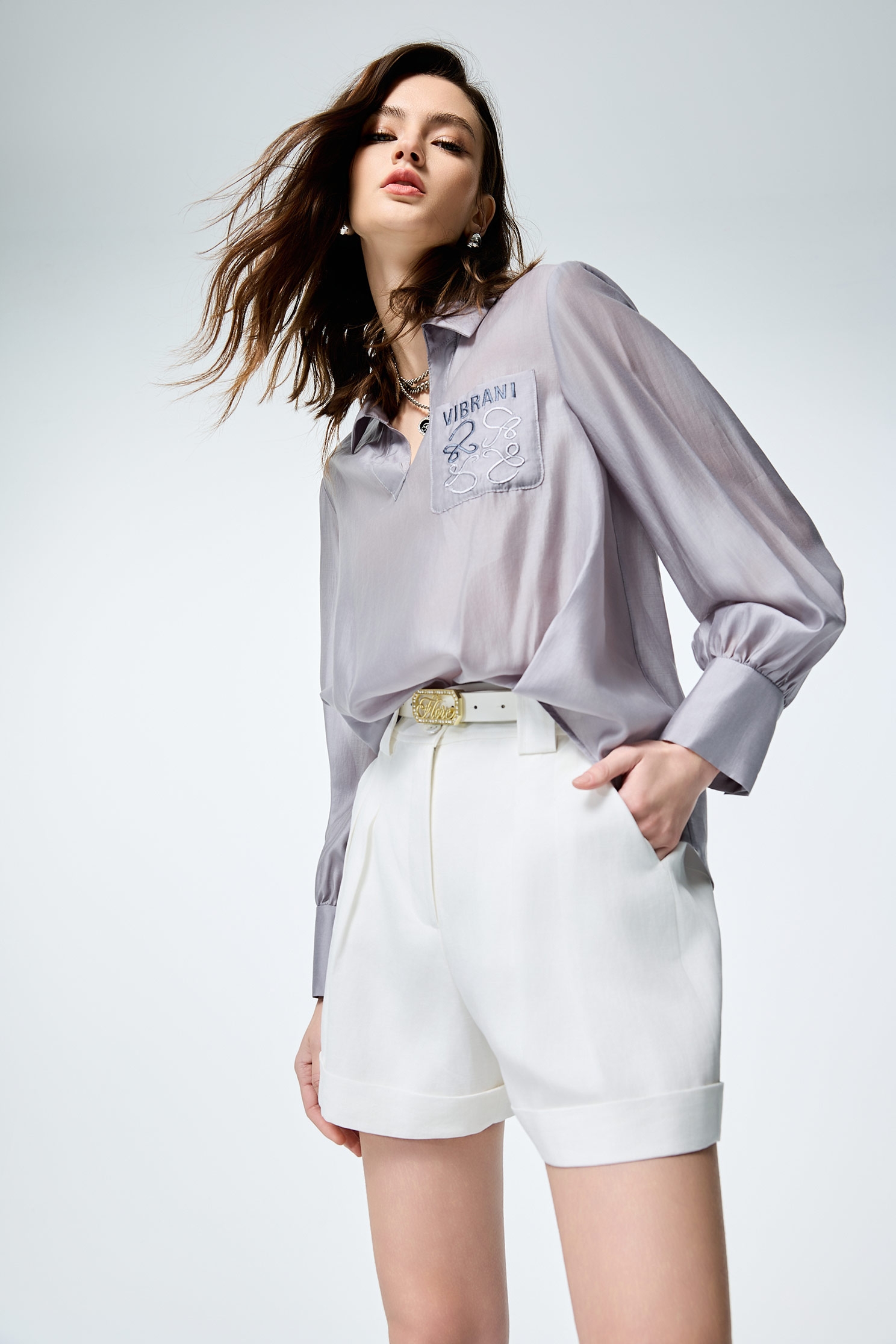 白色渡假風棉麻短褲白色渡假風棉麻短褲,上班OL穿搭,春夏穿搭,白色褲子,短褲,約會特輯,輕奢度假,輕奢渡假