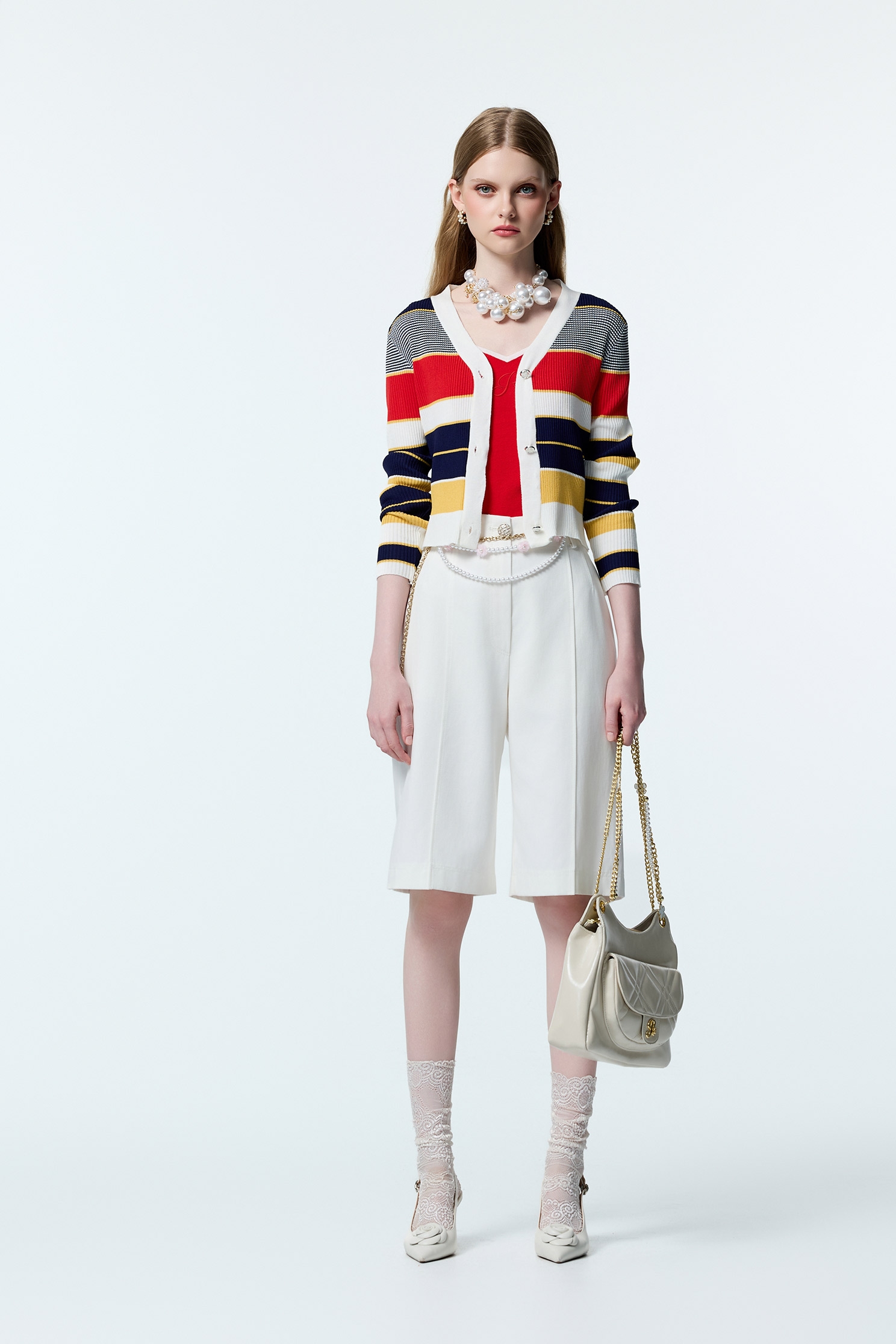 白奎色五分褲白奎色五分褲,上班OL穿搭,寬褲,秋冬穿搭,簡約穿搭,褲子,輕奢度假,輕奢渡假