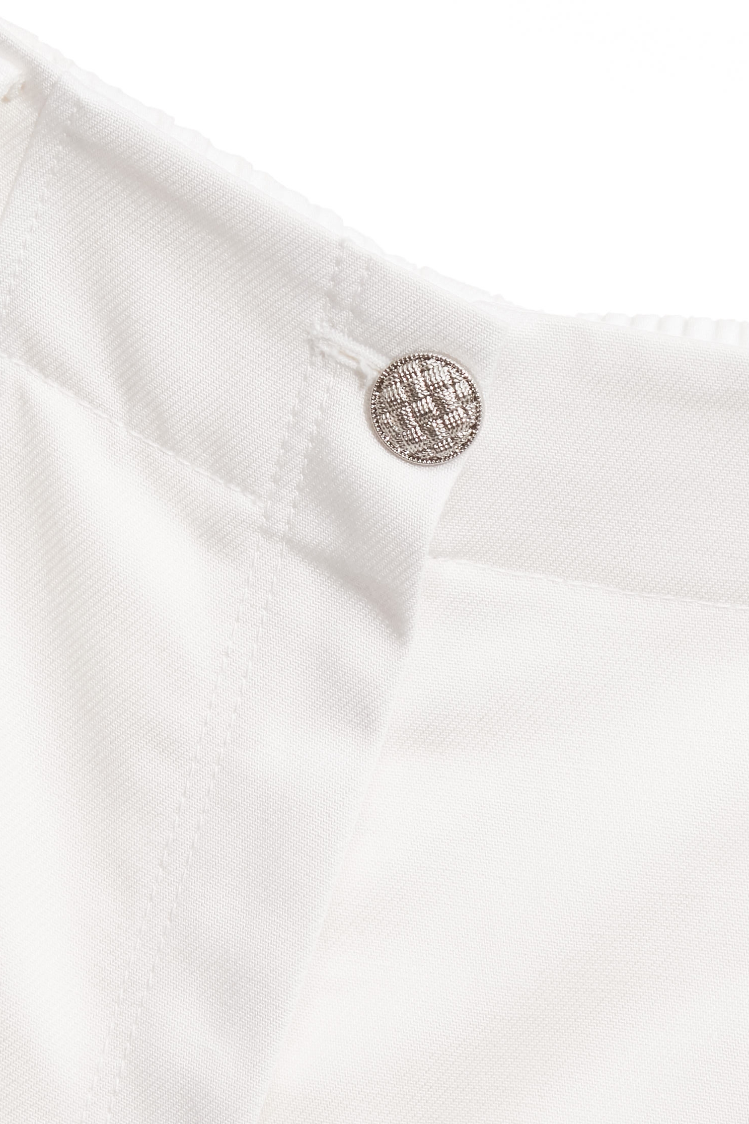 白奎色五分褲白奎色五分褲,上班OL穿搭,寬褲,秋冬穿搭,簡約穿搭,褲子,輕奢度假,輕奢渡假