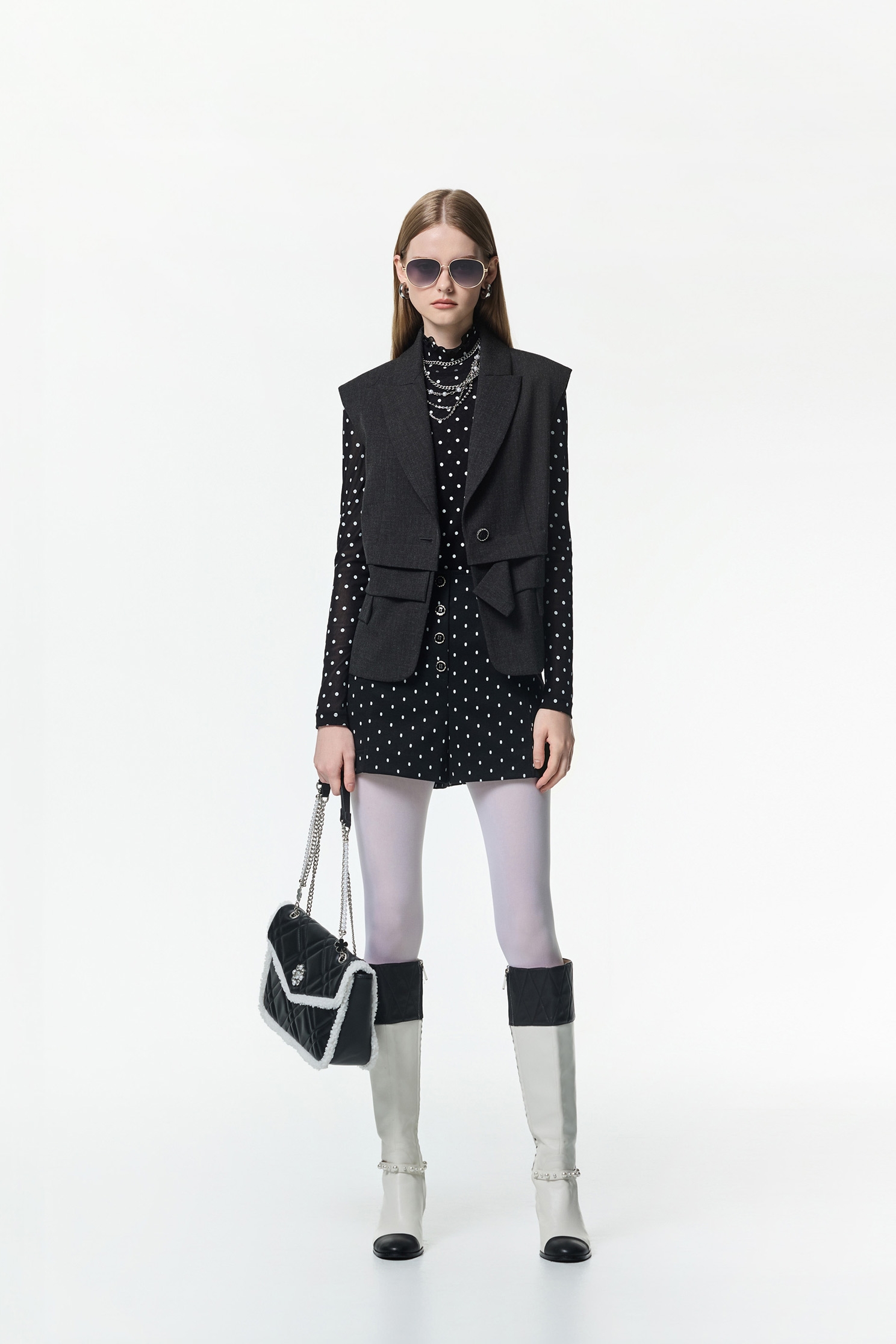 黑白小圓點鬆緊短褲黑白小圓點鬆緊短褲,上班OL穿搭,時髦成套搭配,波點,短褲,秋冬穿搭