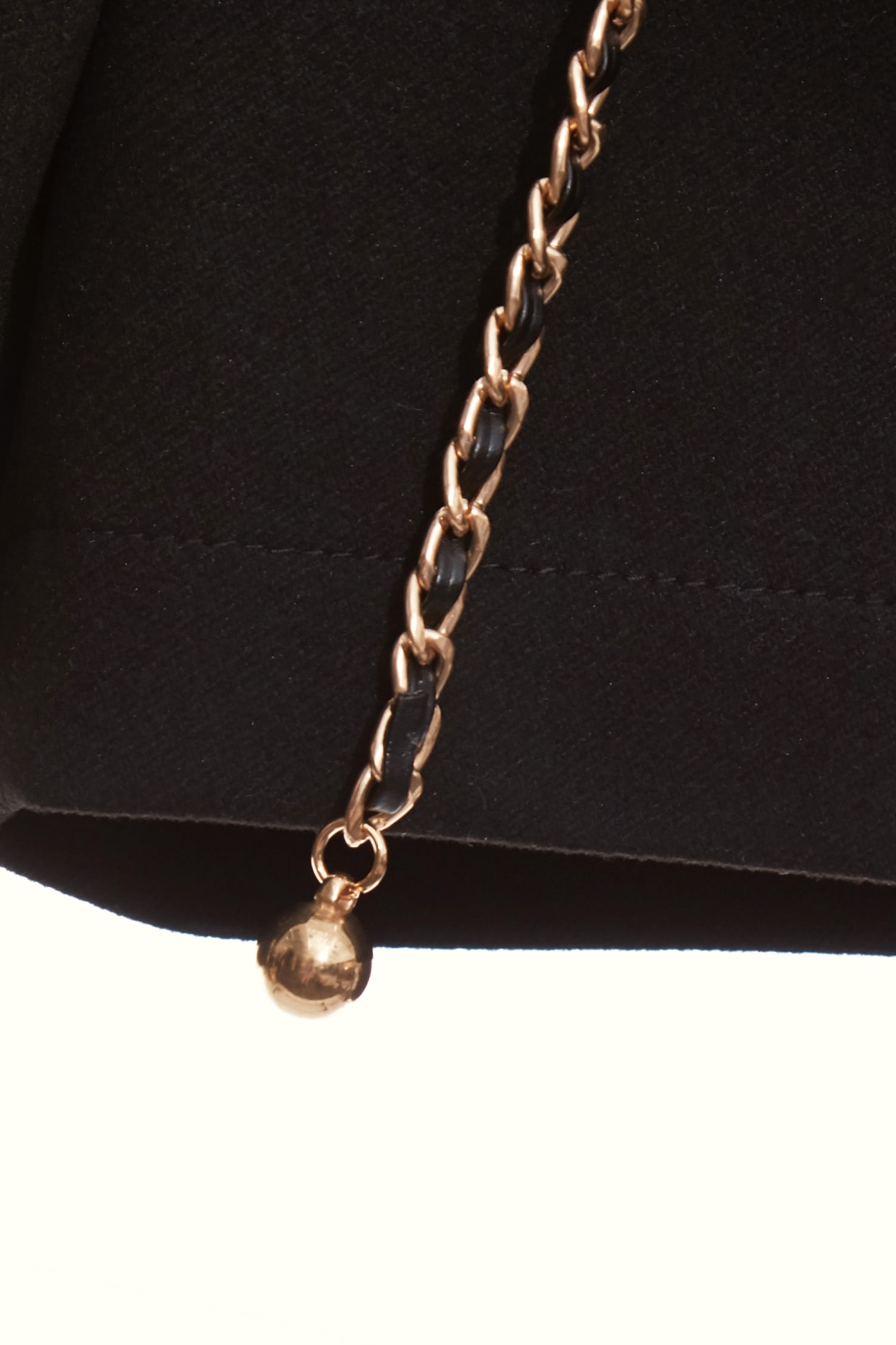 自帶小香風腰鍊短褲自帶小香風腰鍊短褲,上班OL穿搭,小香風,短褲,秋冬穿搭,約會特輯