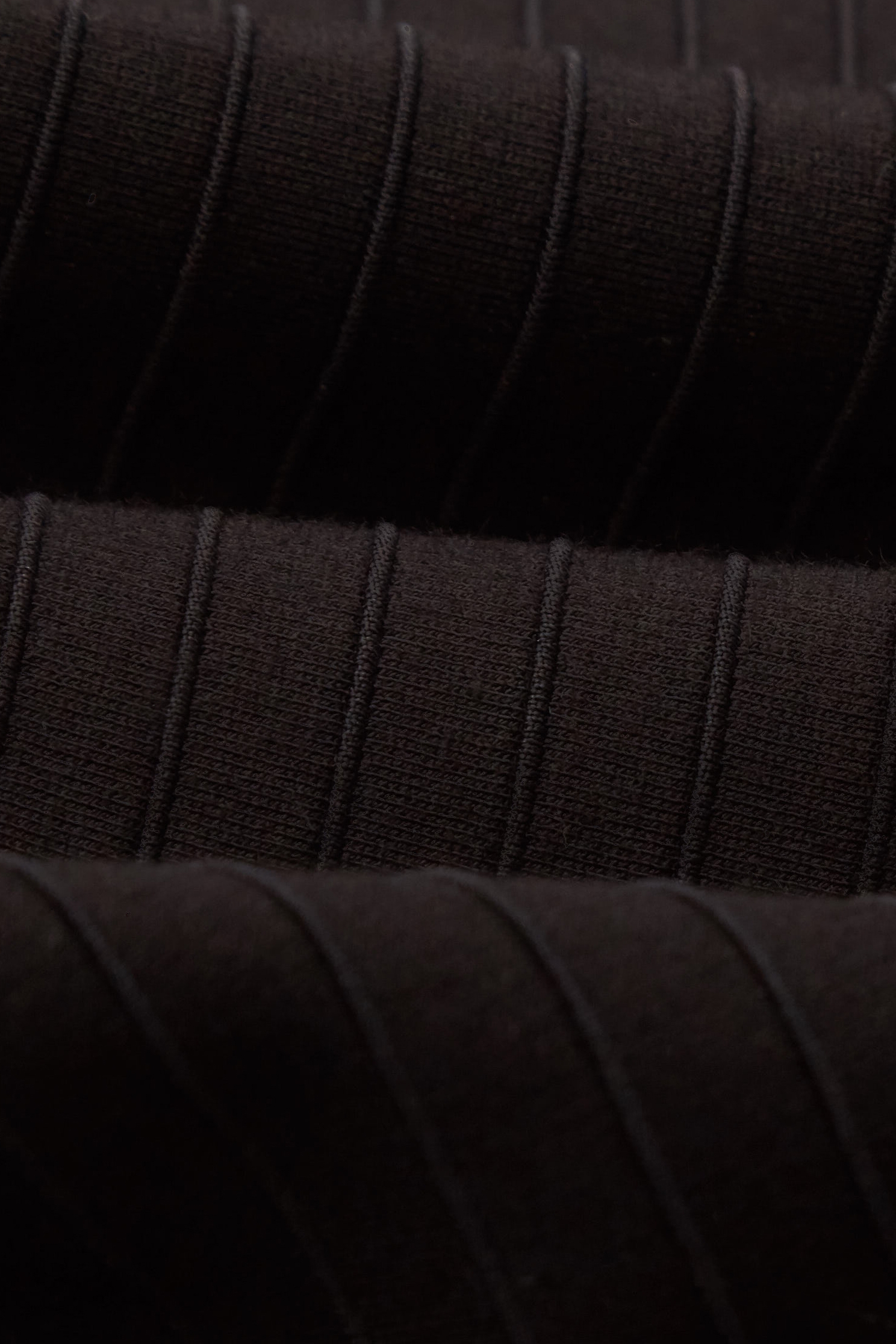 極致黑立體織紋彈性短褲極致黑立體織紋彈性短褲,上班OL穿搭,春夏穿搭,短褲,褲子,黑色褲子