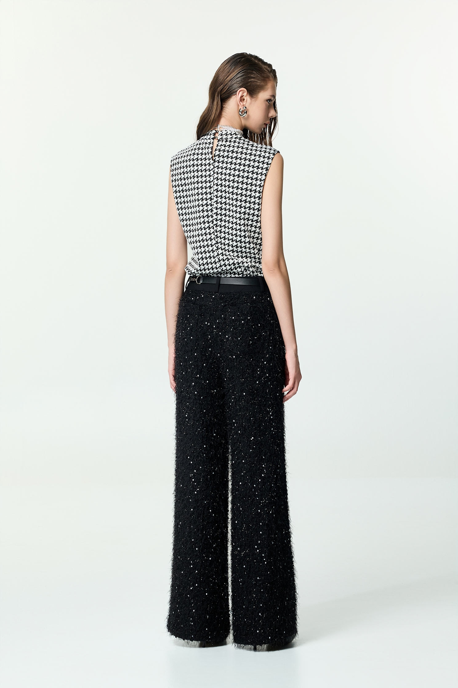 花呢崁亮片羽毛紗小香直筒褲花呢崁亮片羽毛紗小香直筒褲,上班OL穿搭,寬褲,時髦成套搭配,派對特輯,秋冬穿搭,褲子,黑色褲子