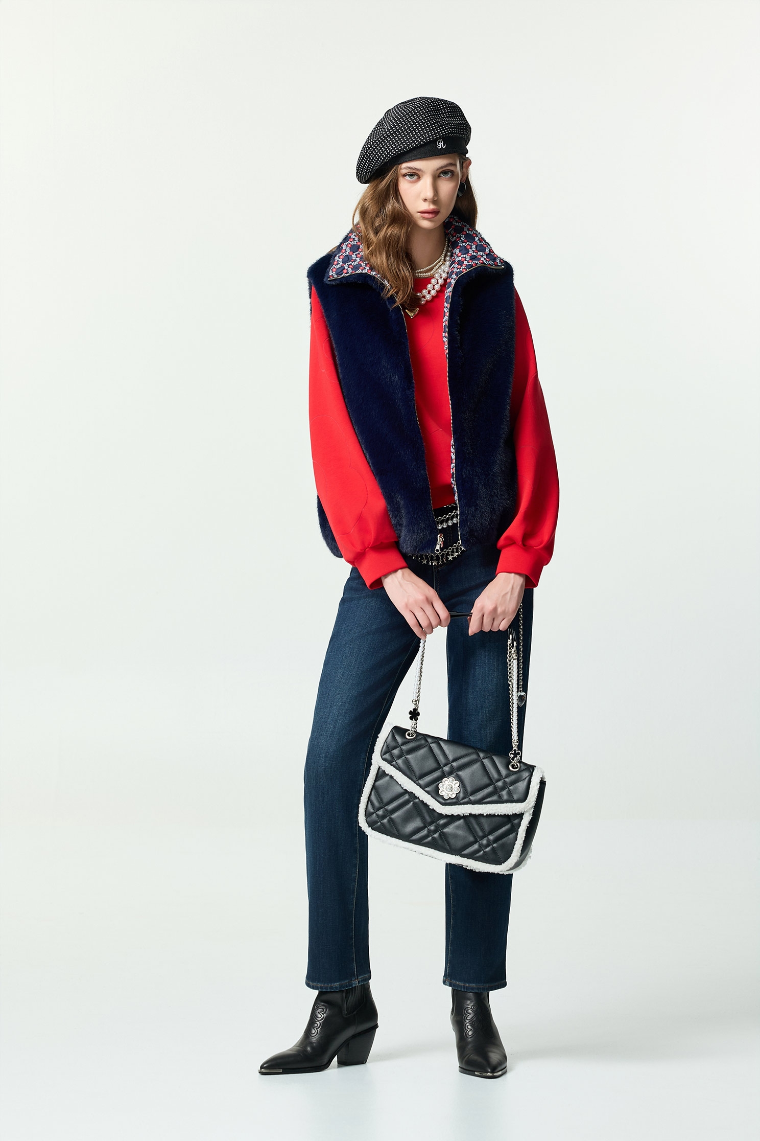 五彩鑽飾口袋牛仔合身褲五彩鑽飾口袋牛仔合身褲,上班OL穿搭,丹寧,牛仔,牛仔褲,秋冬穿搭,窄管褲,約會特輯,褲子