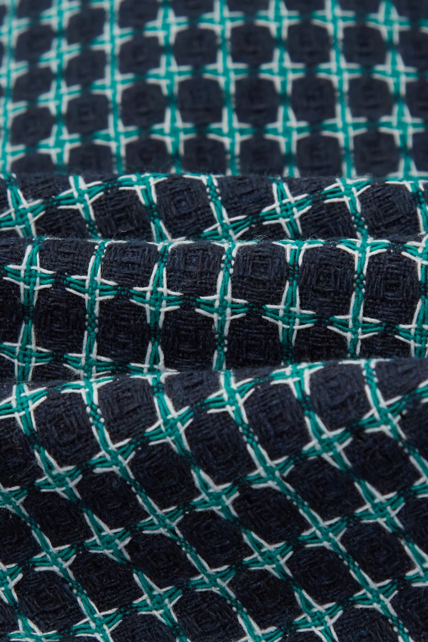 崁冰綠色格紋短褲崁冰綠色格紋短褲,上班OL穿搭,春夏穿搭,時髦成套搭配,格紋,短褲,約會特輯,褲子