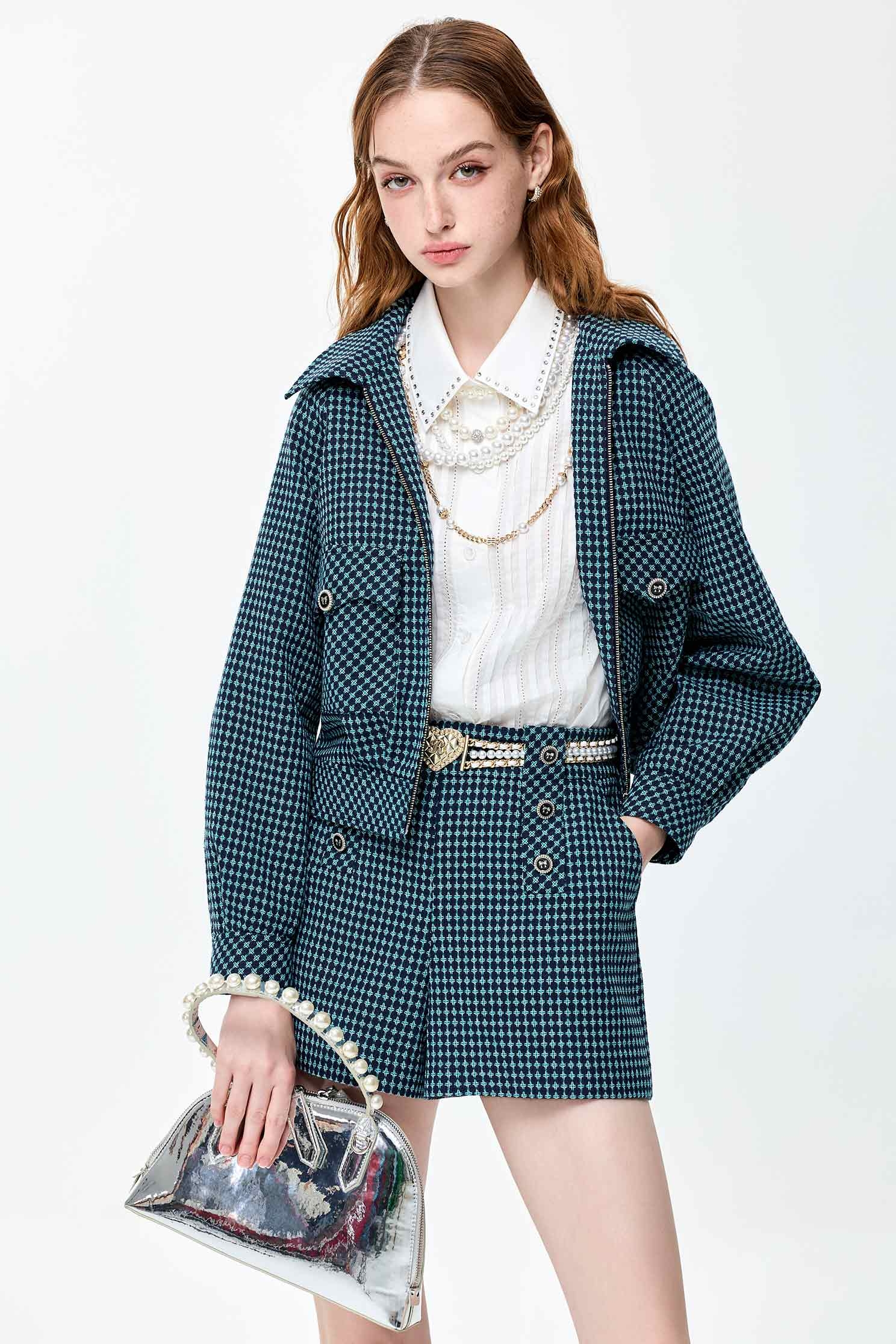 崁冰綠色格紋短褲崁冰綠色格紋短褲,上班OL穿搭,春夏穿搭,時髦成套搭配,格紋,短褲,約會特輯,褲子