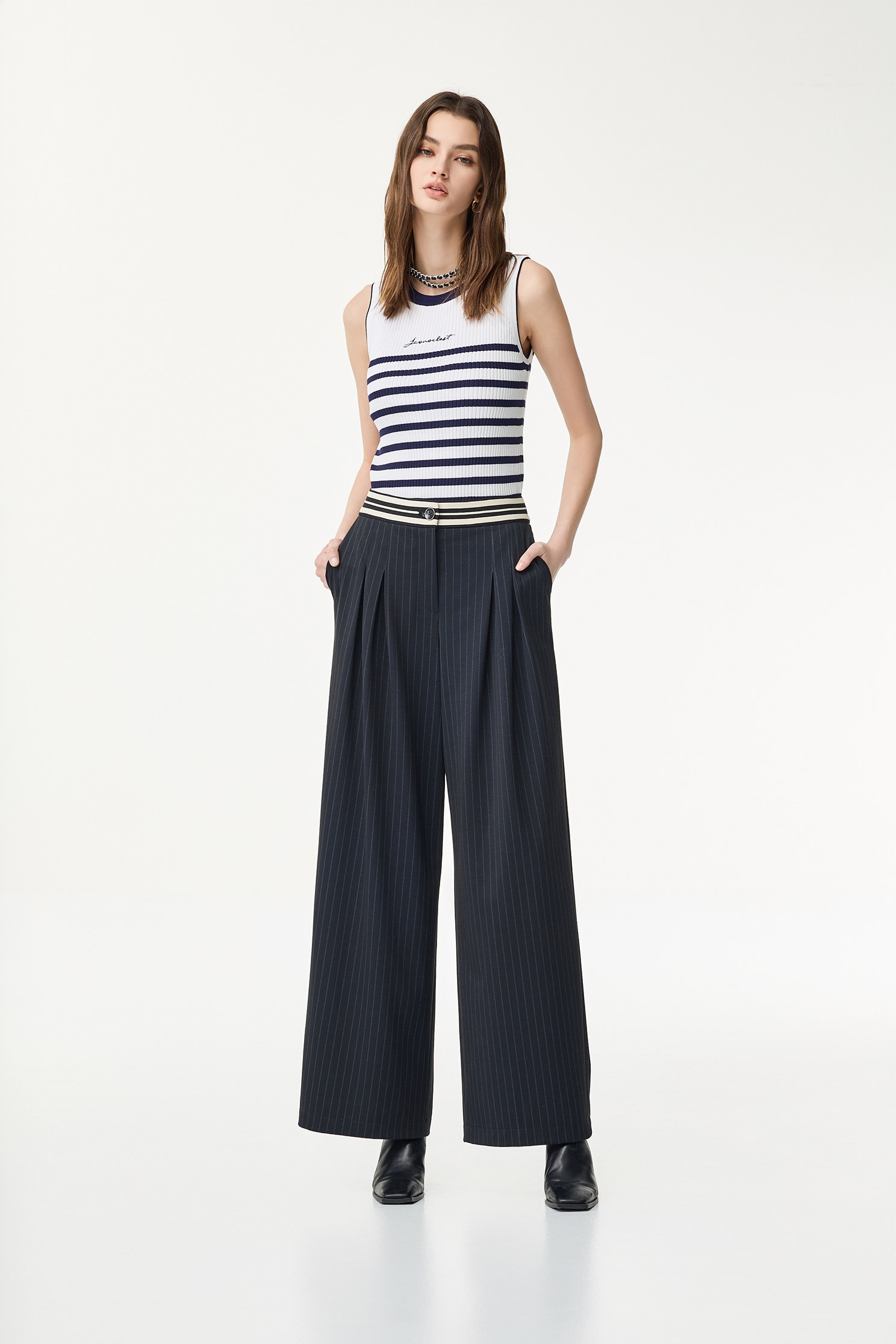 午夜藍條紋抓褶長寬褲午夜藍條紋抓褶長寬褲,寬褲,春夏穿搭,時髦成套搭配,條紋,褲子
