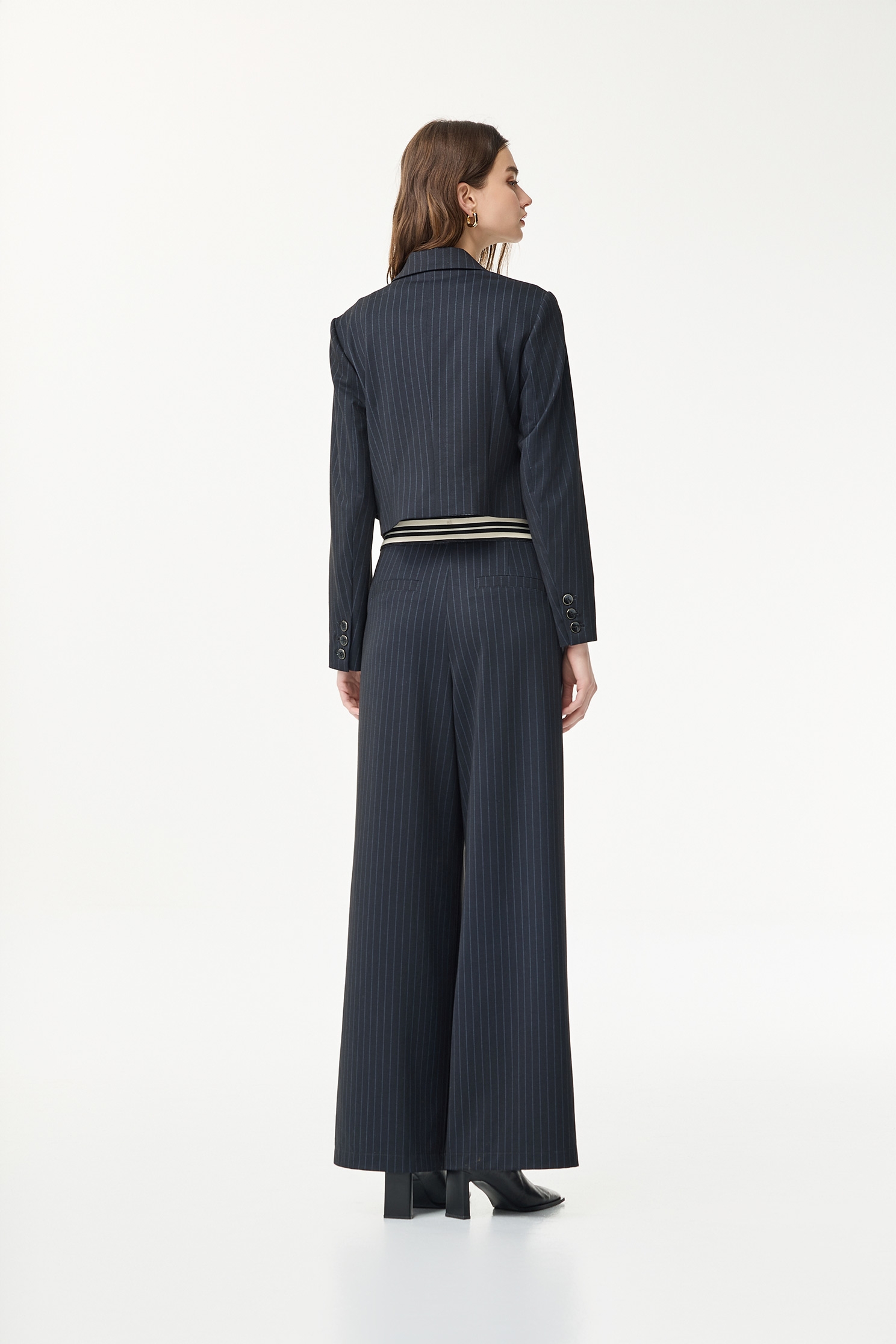 午夜藍條紋抓褶長寬褲午夜藍條紋抓褶長寬褲,寬褲,春夏穿搭,時髦成套搭配,條紋,褲子