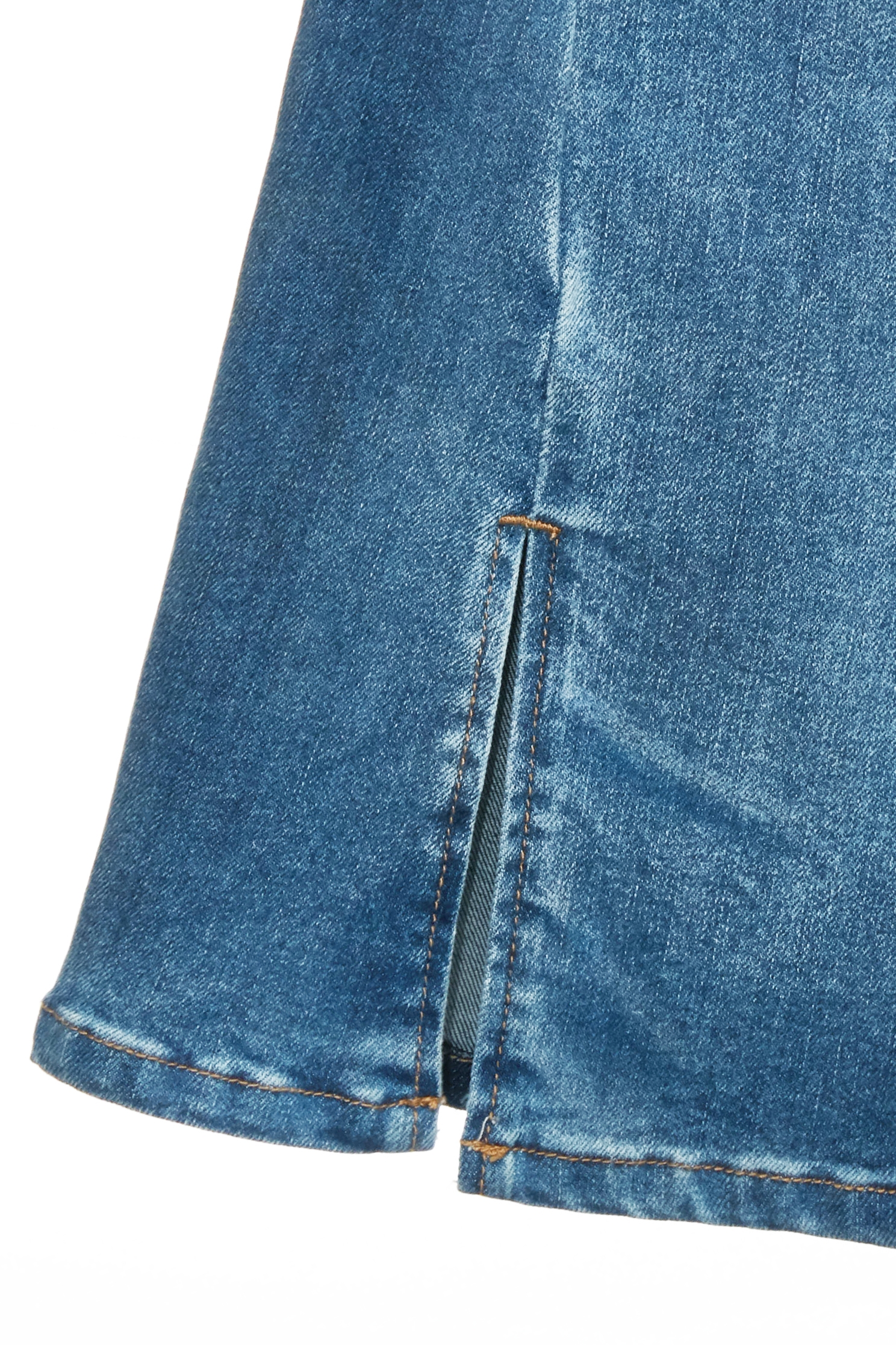 牛仔藍貼口袋開岔喇叭褲牛仔藍貼口袋開岔喇叭褲,喇叭褲,春夏穿搭,牛仔,牛仔褲,約會特輯,褲子