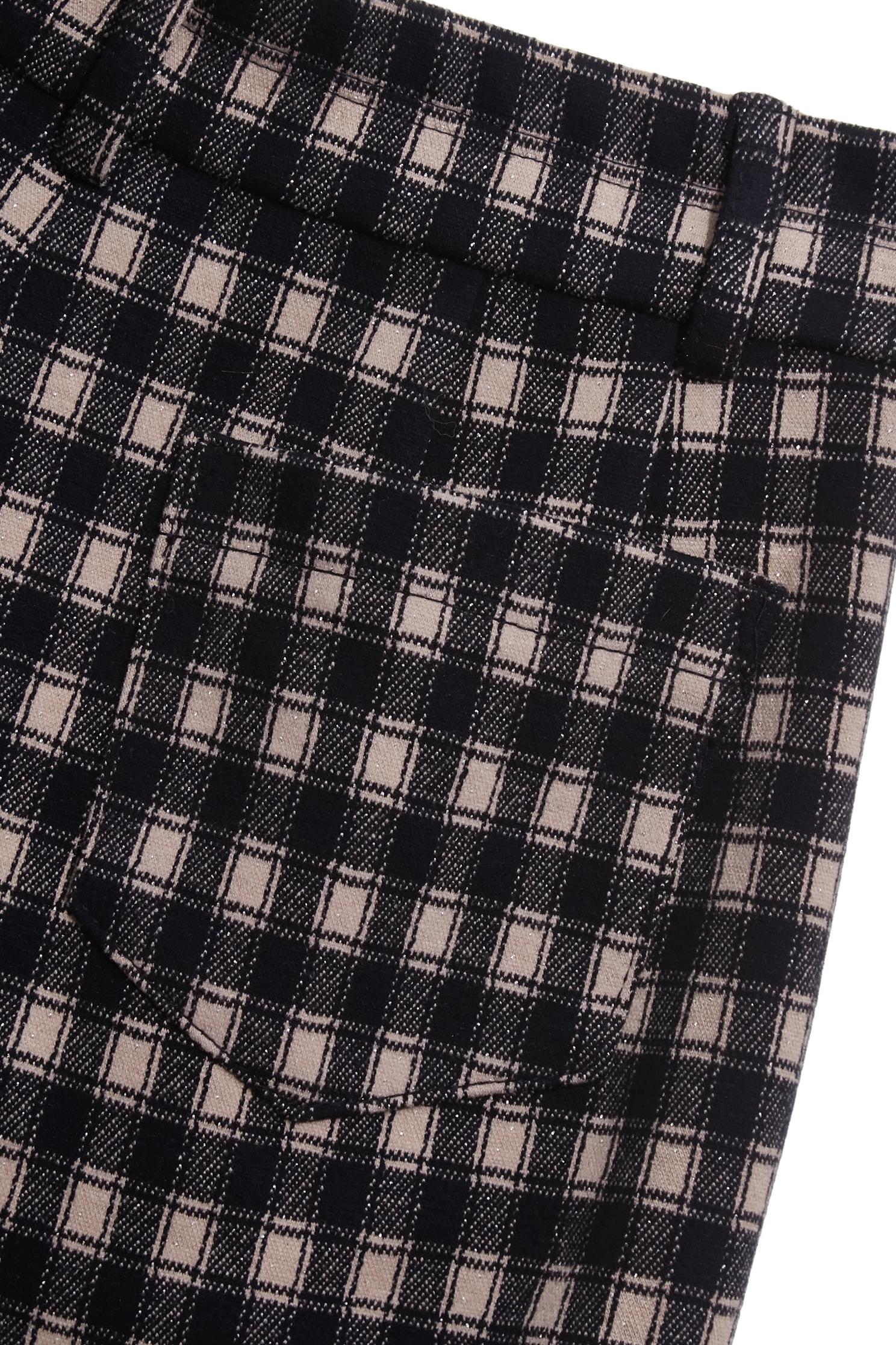 海軍藍閃光格紋短褲海軍藍閃光格紋短褲,上班OL穿搭,人氣商品,春夏穿搭,時髦成套搭配,格紋,短褲,約會特輯