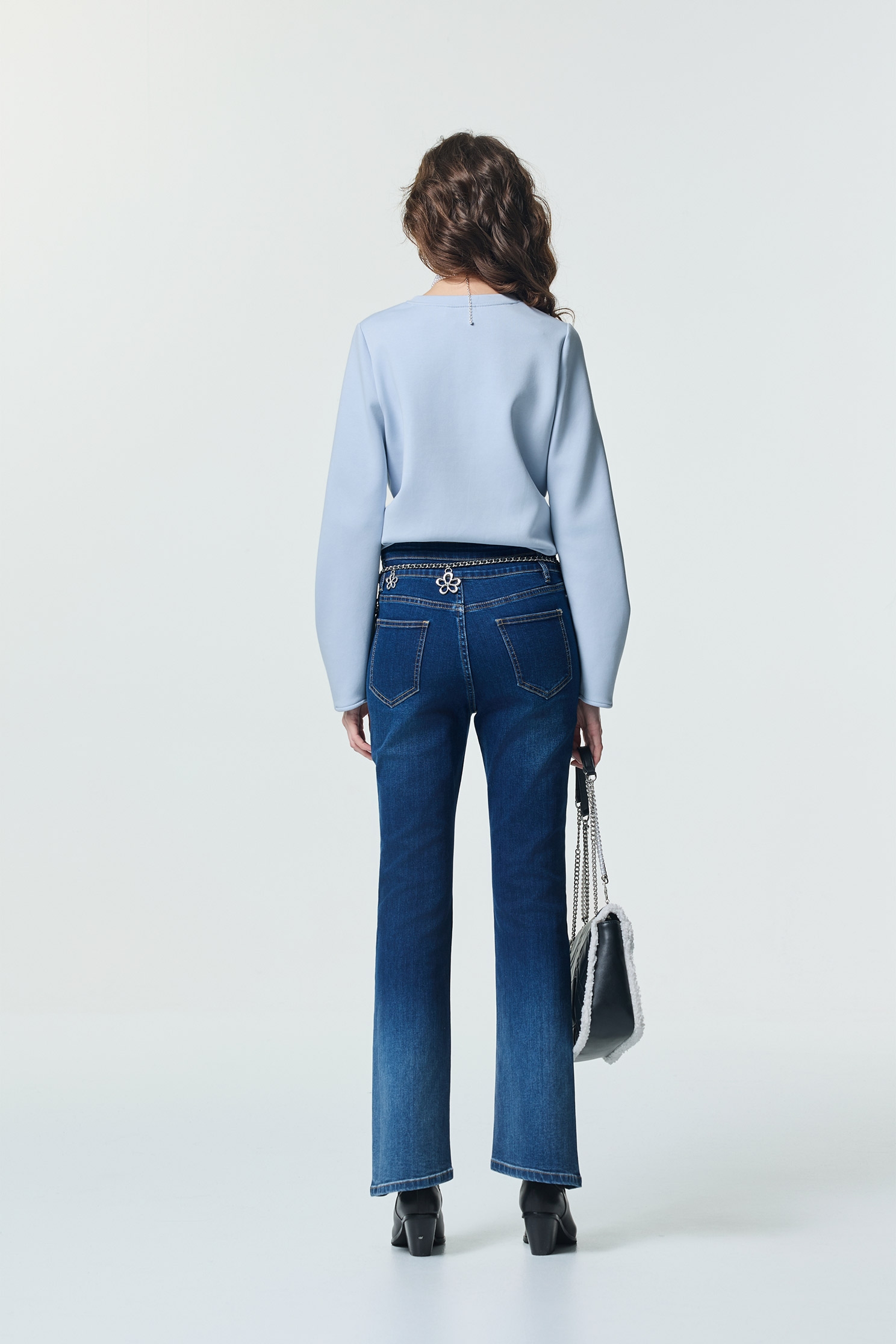 雙腰頭漸層牛仔喇叭長褲雙腰頭漸層牛仔喇叭長褲,上班OL穿搭,丹寧,喇叭褲,春夏穿搭,牛仔,牛仔褲,約會特輯,蝴蝶結,褲子,長褲