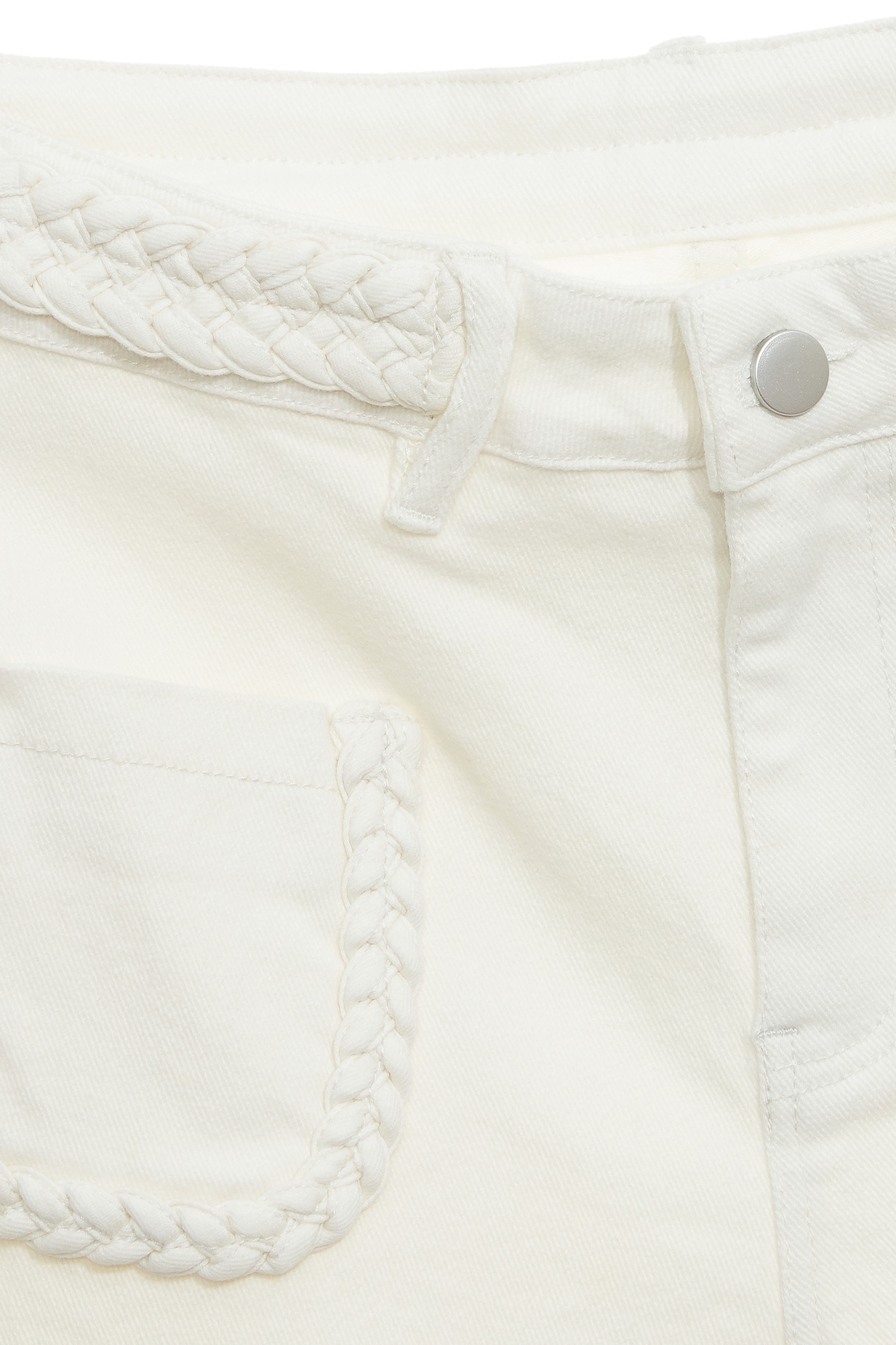 麻花裝飾牛仔長褲麻花裝飾牛仔長褲,上班OL穿搭,春夏穿搭,牛仔,牛仔褲,牛仔長褲,白色褲子,長褲