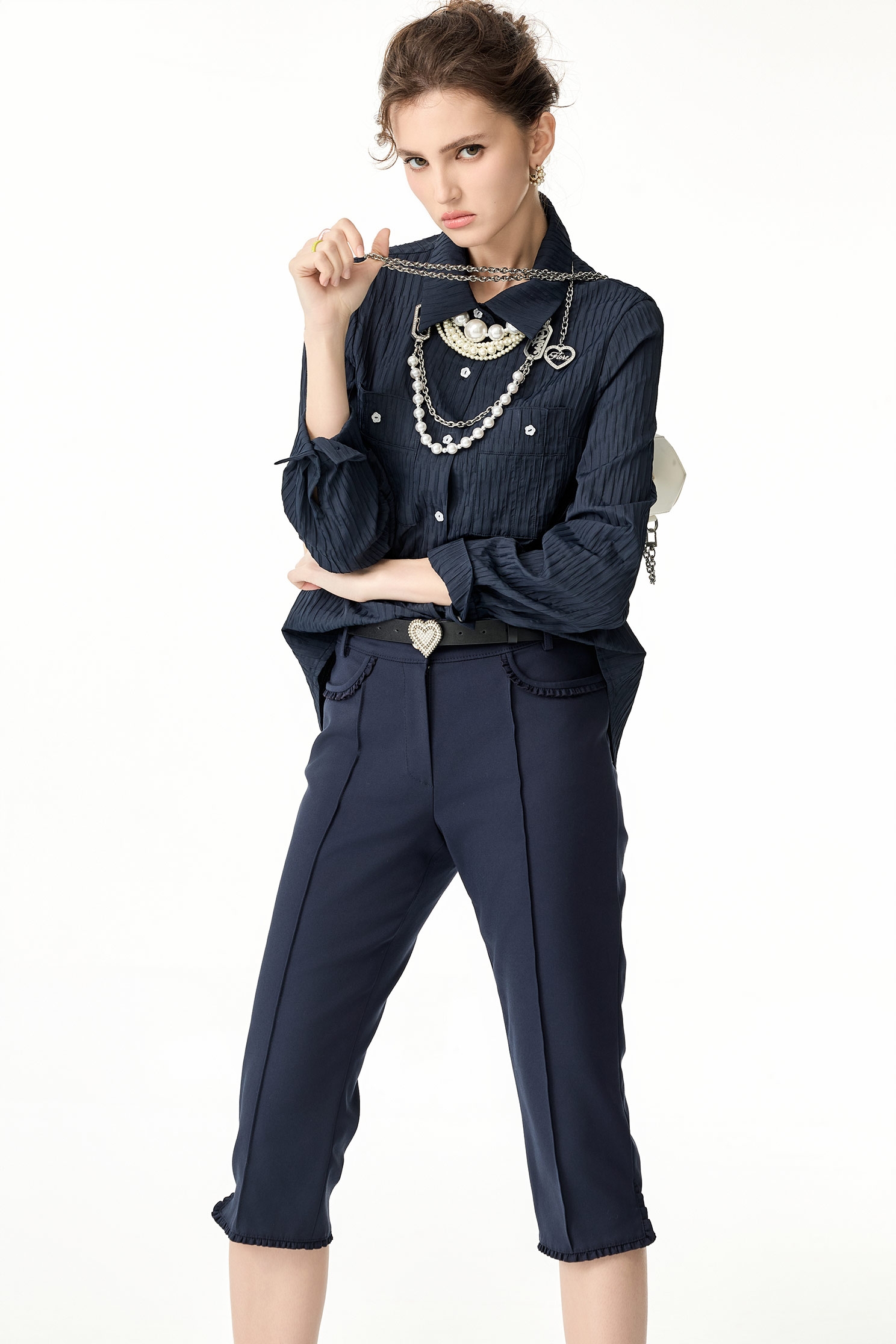 暮色藍荷葉邊七分褲暮色藍荷葉邊七分褲,上班OL穿搭,春夏穿搭,窄管褲,荷葉,褲子