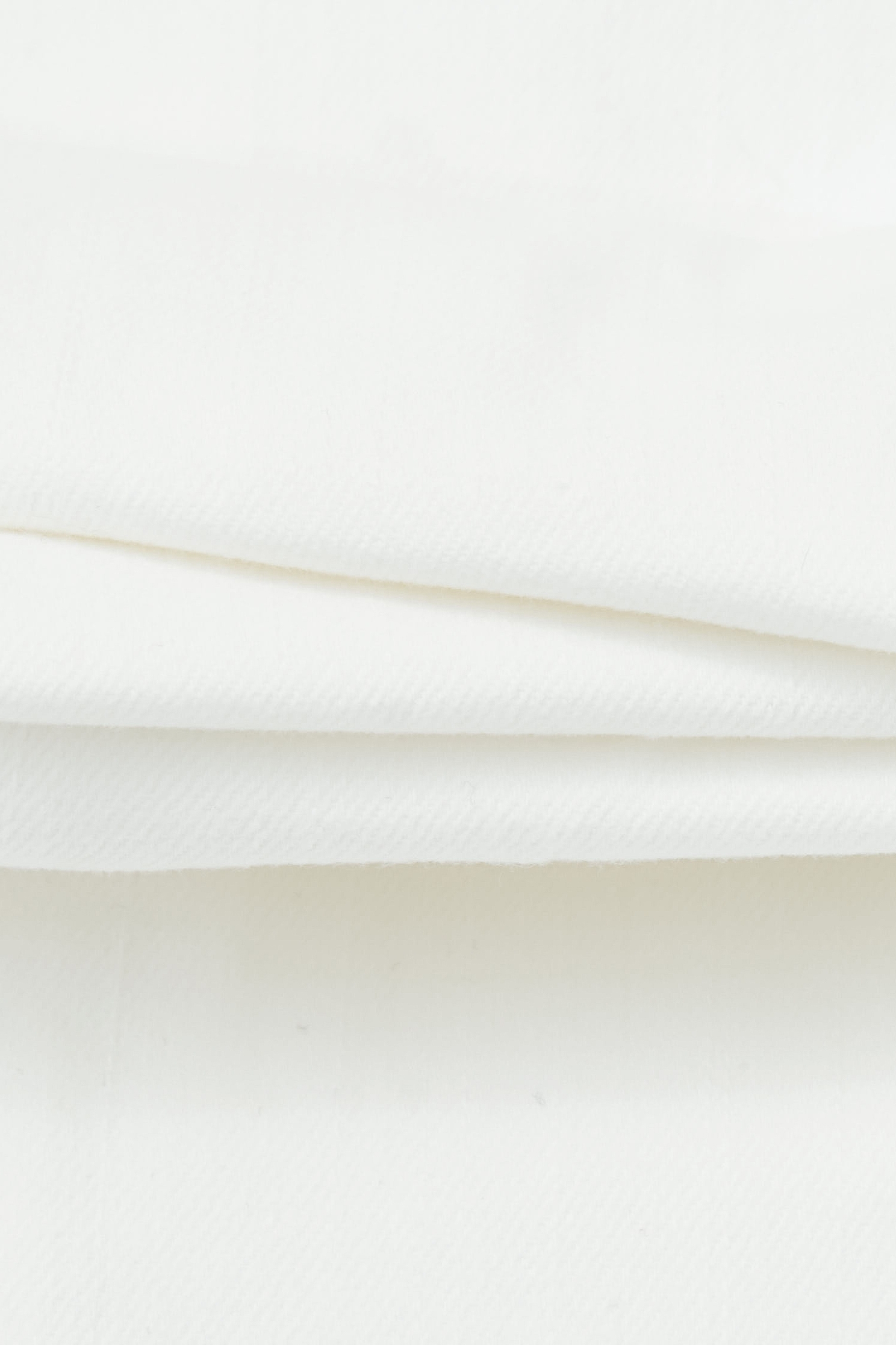 白色類牛仔褲口縫釦長褲白色類牛仔褲口縫釦長褲,上班OL穿搭,人氣商品,春夏穿搭,牛仔,牛仔褲,白色褲子,窄管褲,褲子