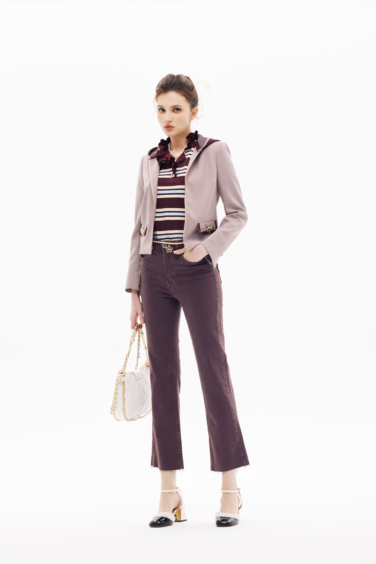 櫻桃巧克力色牛仔喇叭褲櫻桃巧克力色牛仔喇叭褲,上班OL穿搭,丹寧,喇叭褲,春夏穿搭,牛仔,牛仔褲,簡約穿搭,約會特輯,純棉,蝴蝶結,褲子