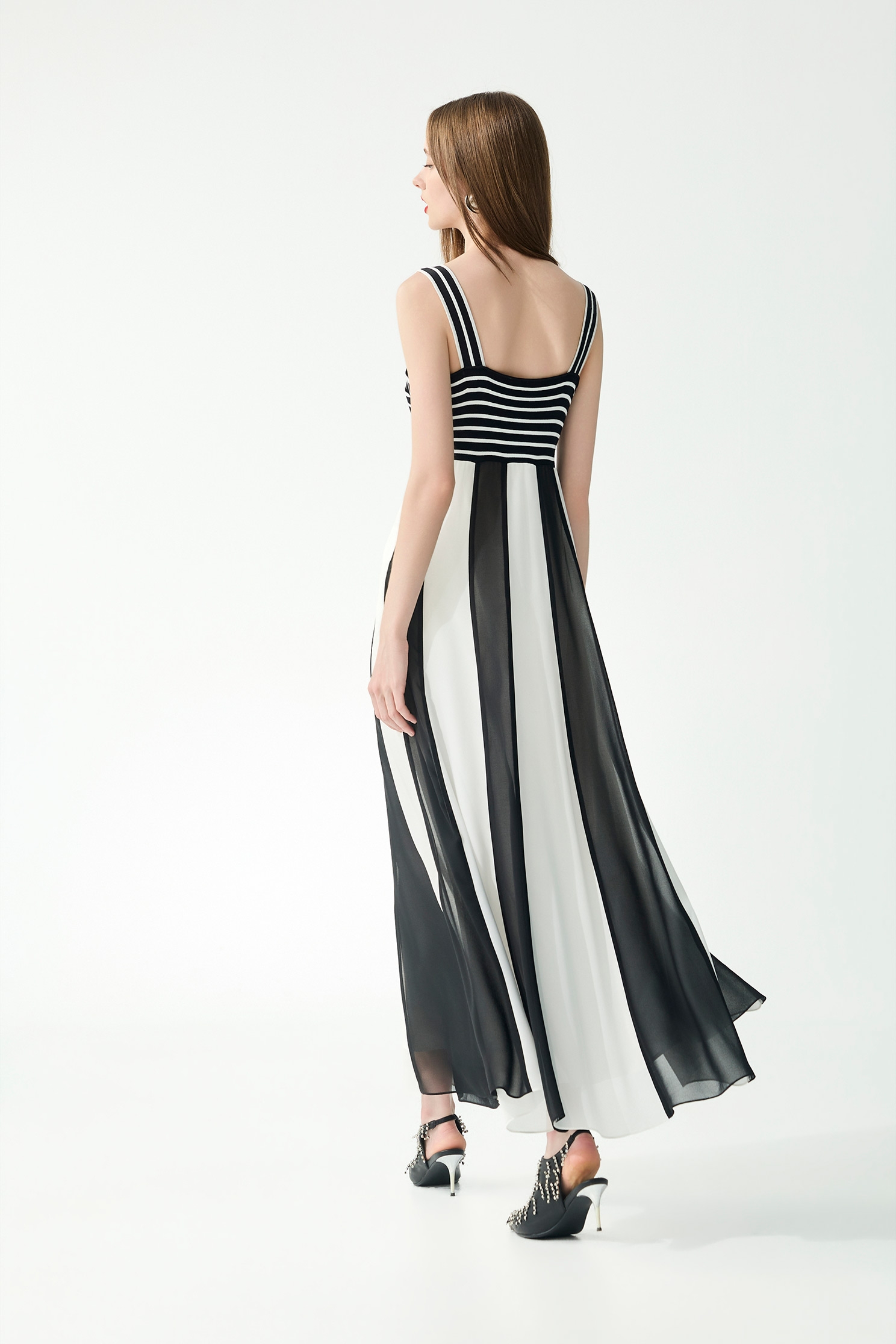 黑白直條雪紡女神長洋裝黑白直條雪紡女神長洋裝,一般洋裝,春夏穿搭,條紋,針織,雪紡,黑色洋裝
