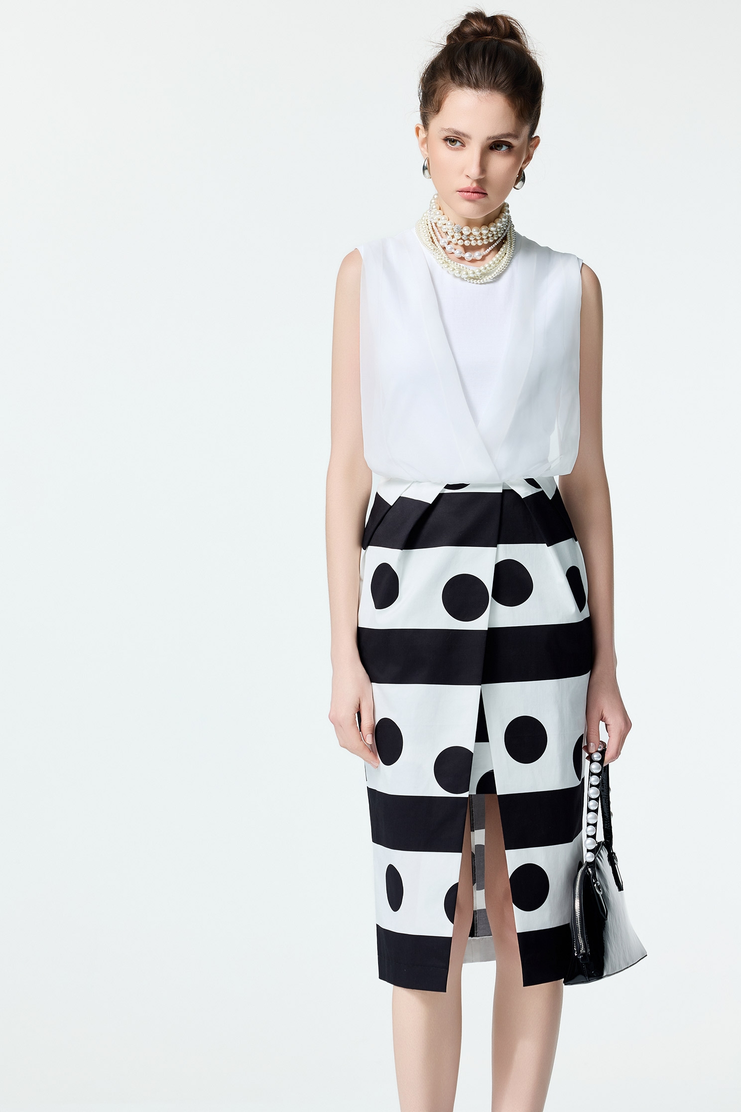 異材拼接黑白波點花苞洋裝異材拼接黑白波點花苞洋裝,一般洋裝,上班OL穿搭,人氣商品,春夏穿搭,波點,洋裝特輯