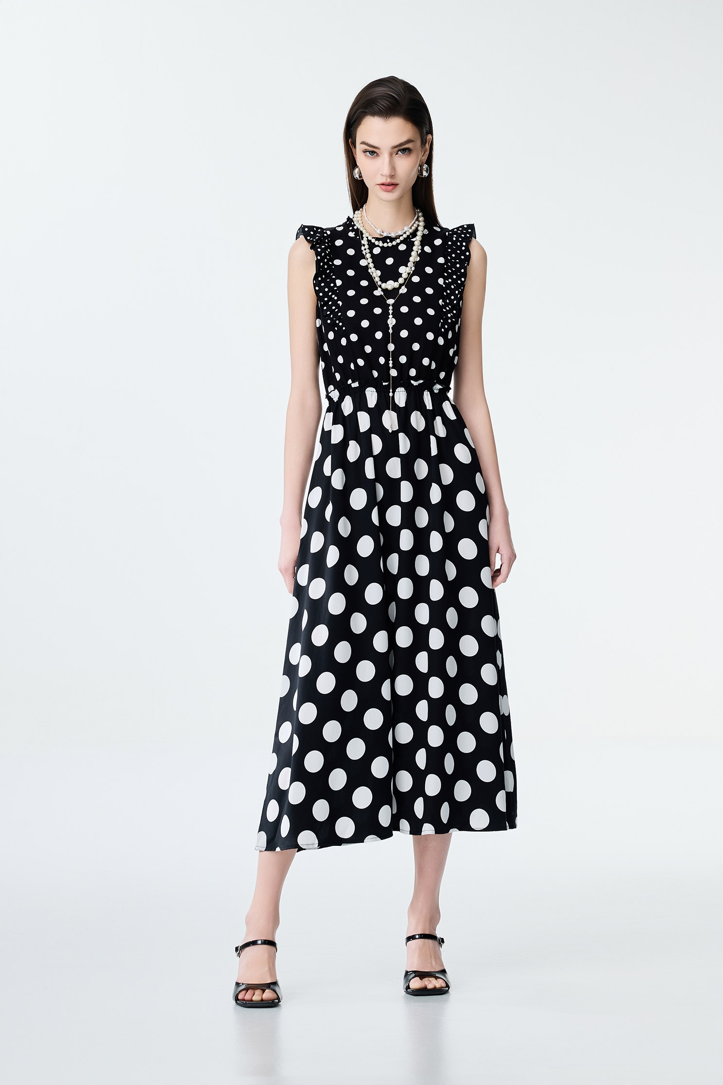 黑白點荷葉背心洋裝黑白點荷葉背心洋裝,一般洋裝,上班OL穿搭,人氣商品,春夏穿搭,洋裝特輯,背心,荷葉