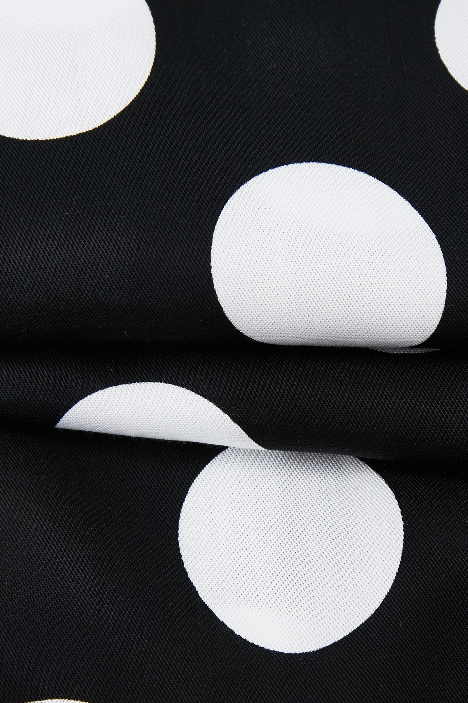 黑白點荷葉背心洋裝黑白點荷葉背心洋裝,一般洋裝,上班OL穿搭,人氣商品,春夏穿搭,洋裝特輯,背心,荷葉