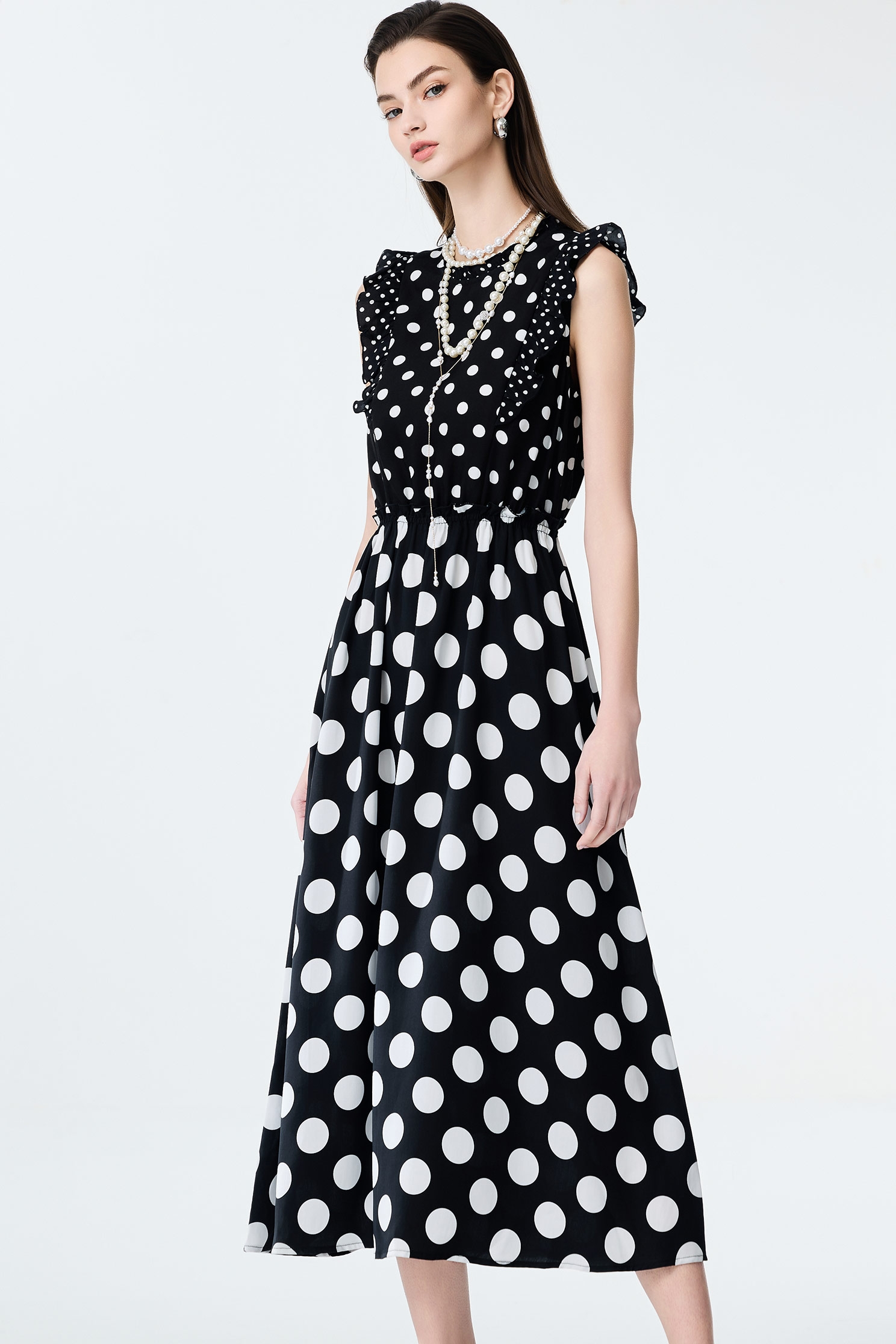 黑白點荷葉背心洋裝黑白點荷葉背心洋裝,一般洋裝,上班OL穿搭,人氣商品,春夏穿搭,洋裝特輯,背心,荷葉