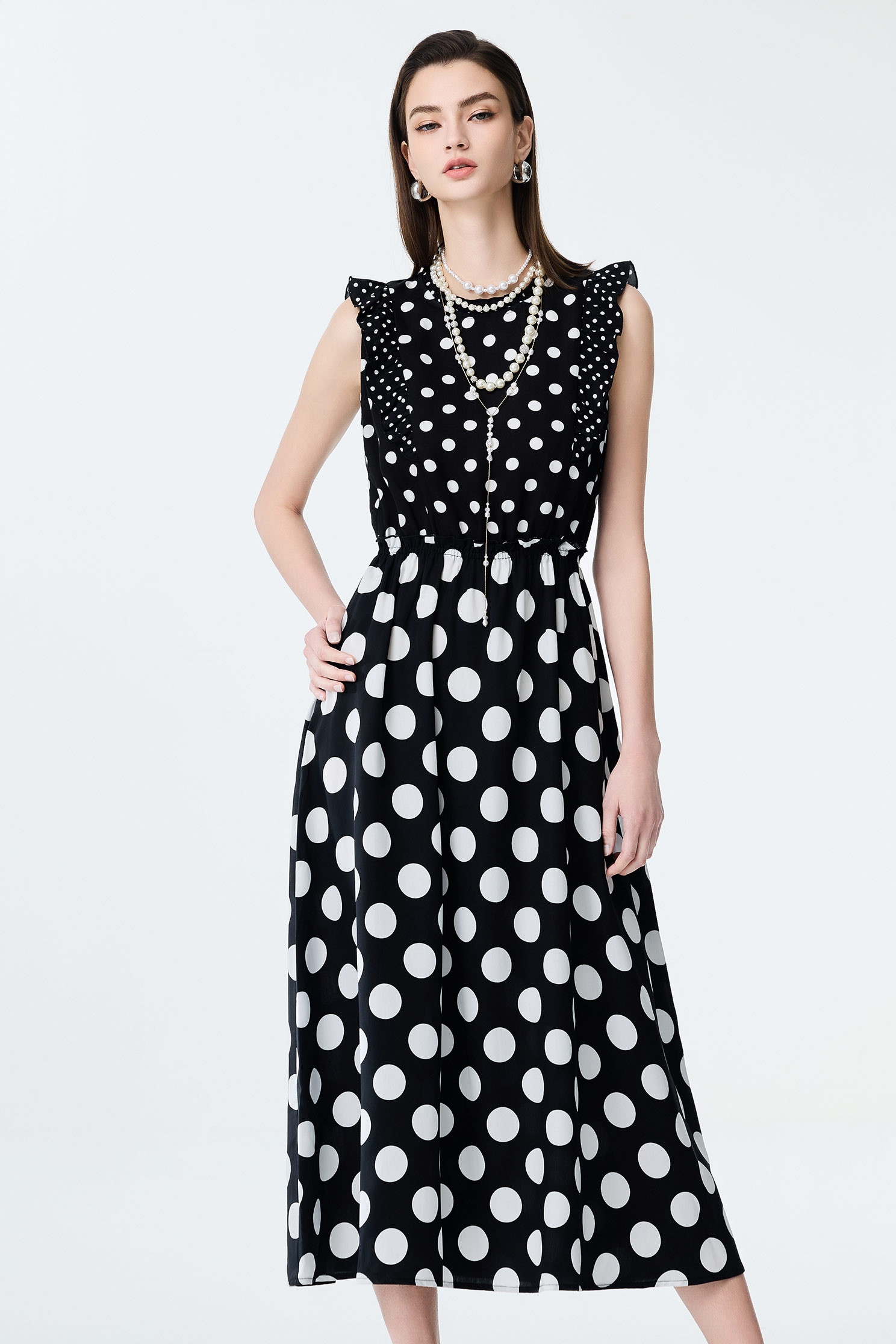 黑白點荷葉背心洋裝黑白點荷葉背心洋裝,一般洋裝,上班OL穿搭,人氣商品,春夏穿搭,洋裝特輯,背心,荷葉