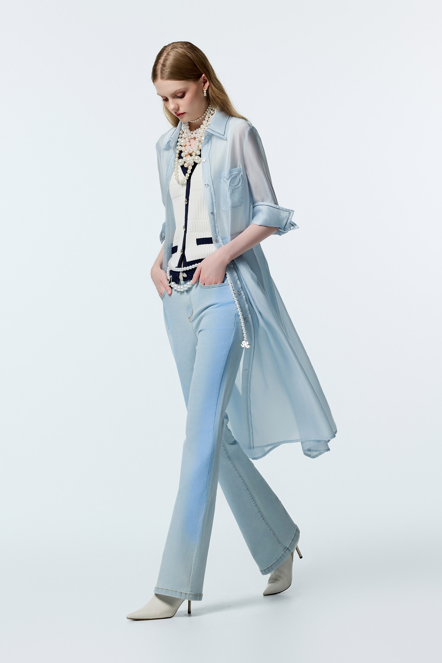 帆船藍跳色壓線造型洋裝帆船藍跳色壓線造型洋裝,上班OL穿搭,刺繡,小禮服,洋裝特輯,秋冬穿搭,蝴蝶結,襯衫,輕奢度假,輕奢渡假