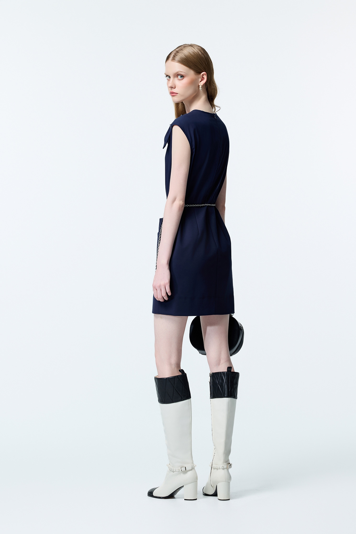 水手藍雙材質拼接洋裝水手藍雙材質拼接洋裝,一般洋裝,洋裝特輯,秋冬穿搭,約會特輯