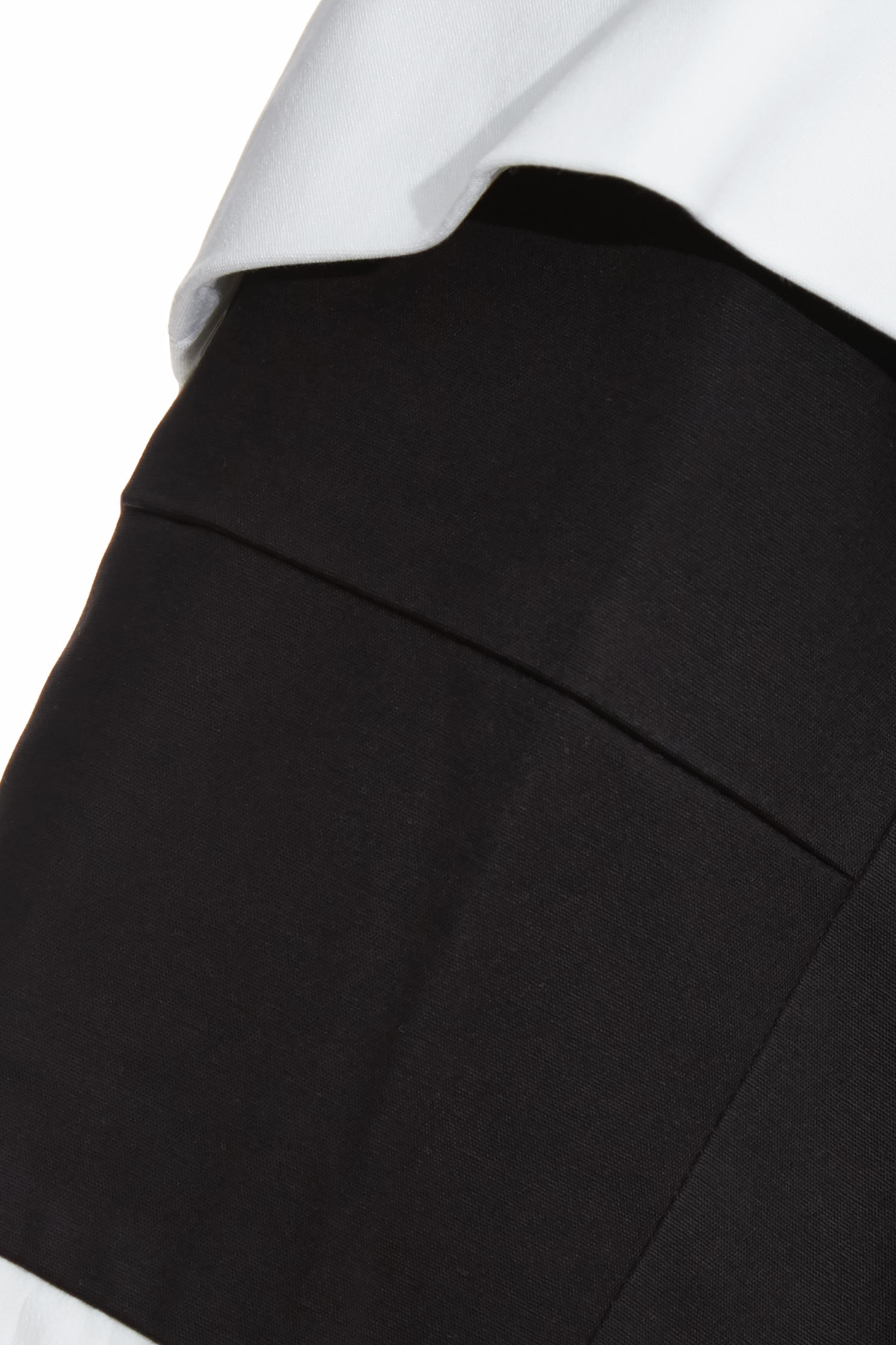 女神式黑白拼接壓摺長洋女神式黑白拼接壓摺長洋,一般洋裝,人氣商品,洋裝特輯,珍珠,秋冬穿搭,雪紡