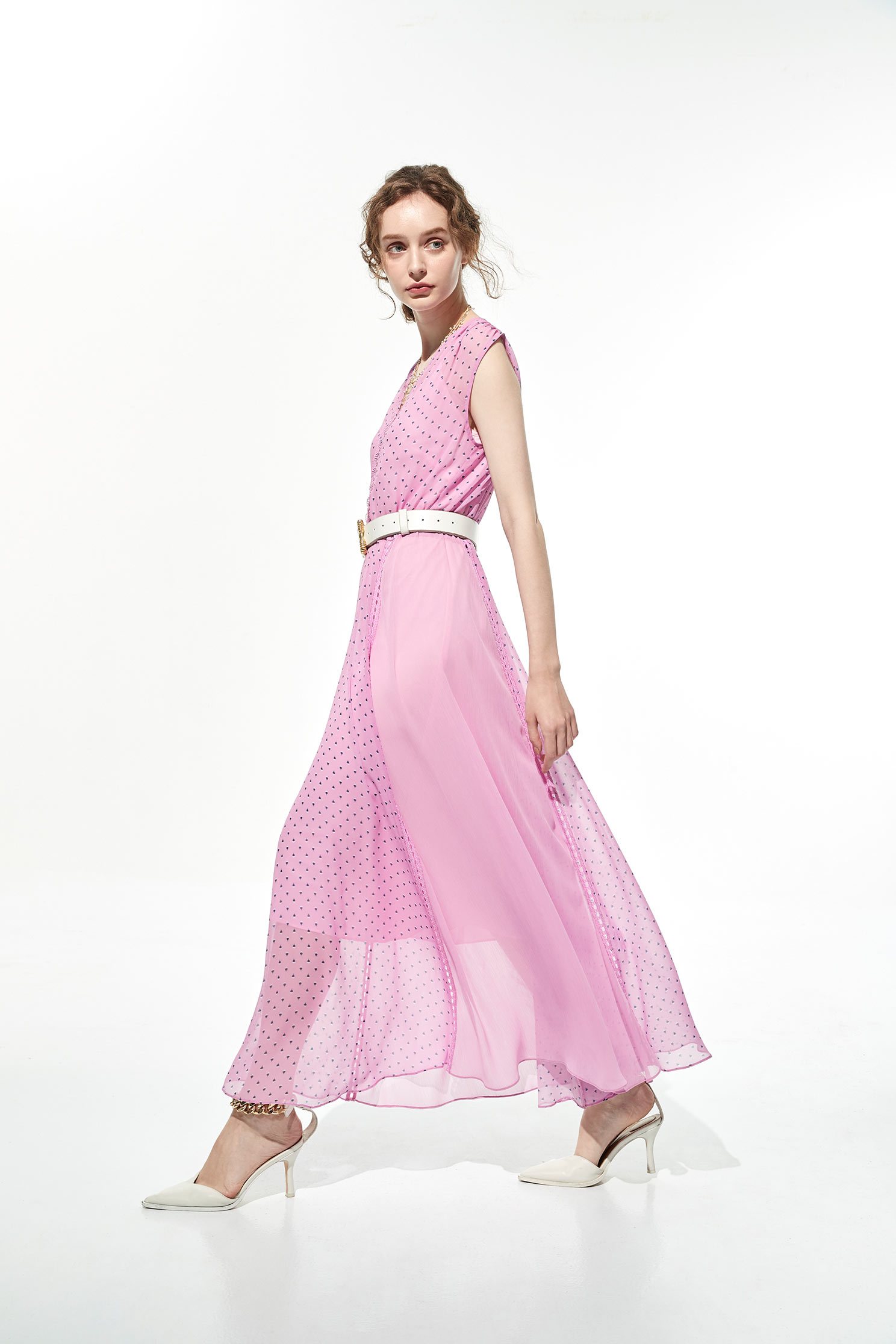 粉紫小雛菊印花長洋裝粉紫小雛菊印花長洋裝,一般洋裝,內搭上衣,女王風範,小禮服,春夏穿搭,母親節專區,洋裝特輯,蕾絲,雪紡,雪紡洋裝