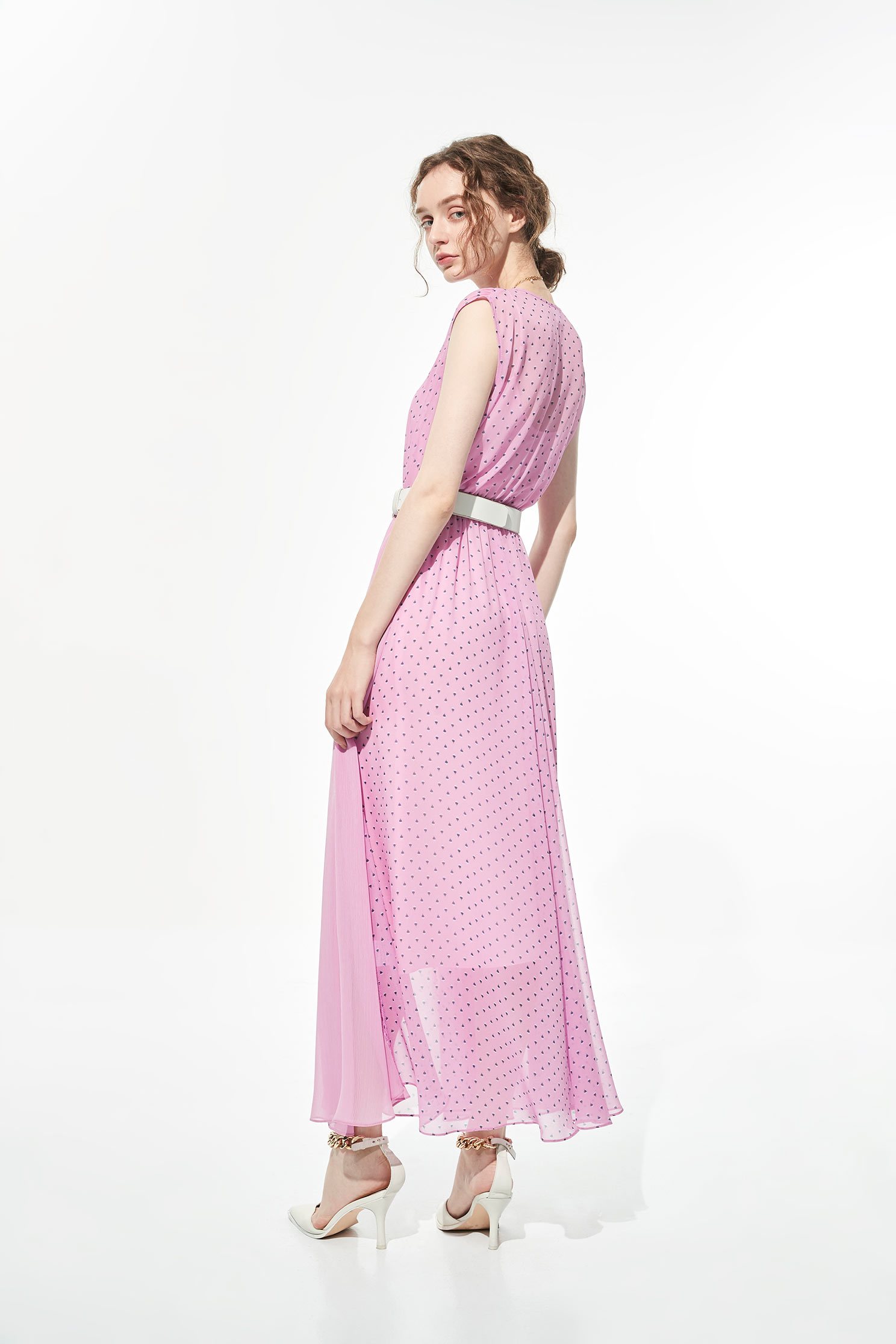 粉紫小雛菊印花長洋裝粉紫小雛菊印花長洋裝,一般洋裝,內搭上衣,女王風範,小禮服,春夏穿搭,母親節專區,洋裝特輯,蕾絲,雪紡,雪紡洋裝