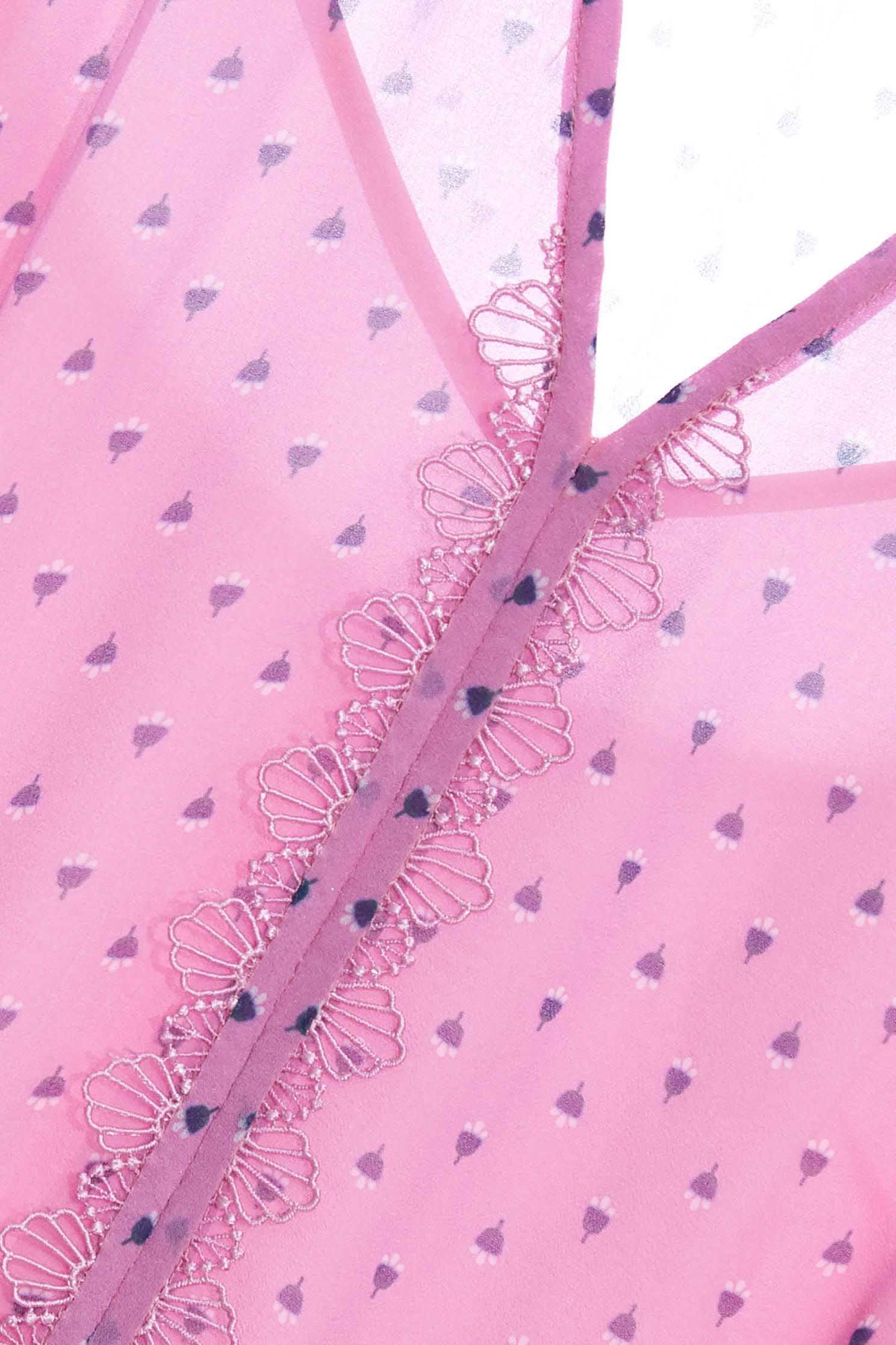 粉紫小雛菊印花長洋裝粉紫小雛菊印花長洋裝,一般洋裝,內搭上衣,女王風範,小禮服,春夏穿搭,母親節專區,洋裝特輯,蕾絲,雪紡,雪紡洋裝