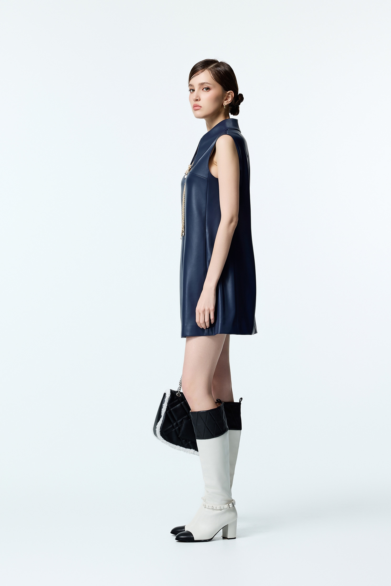 海軍藍仿皮革洋裝海軍藍仿皮革洋裝,一般洋裝,人氣商品,洋裝特輯,皮革,秋冬穿搭