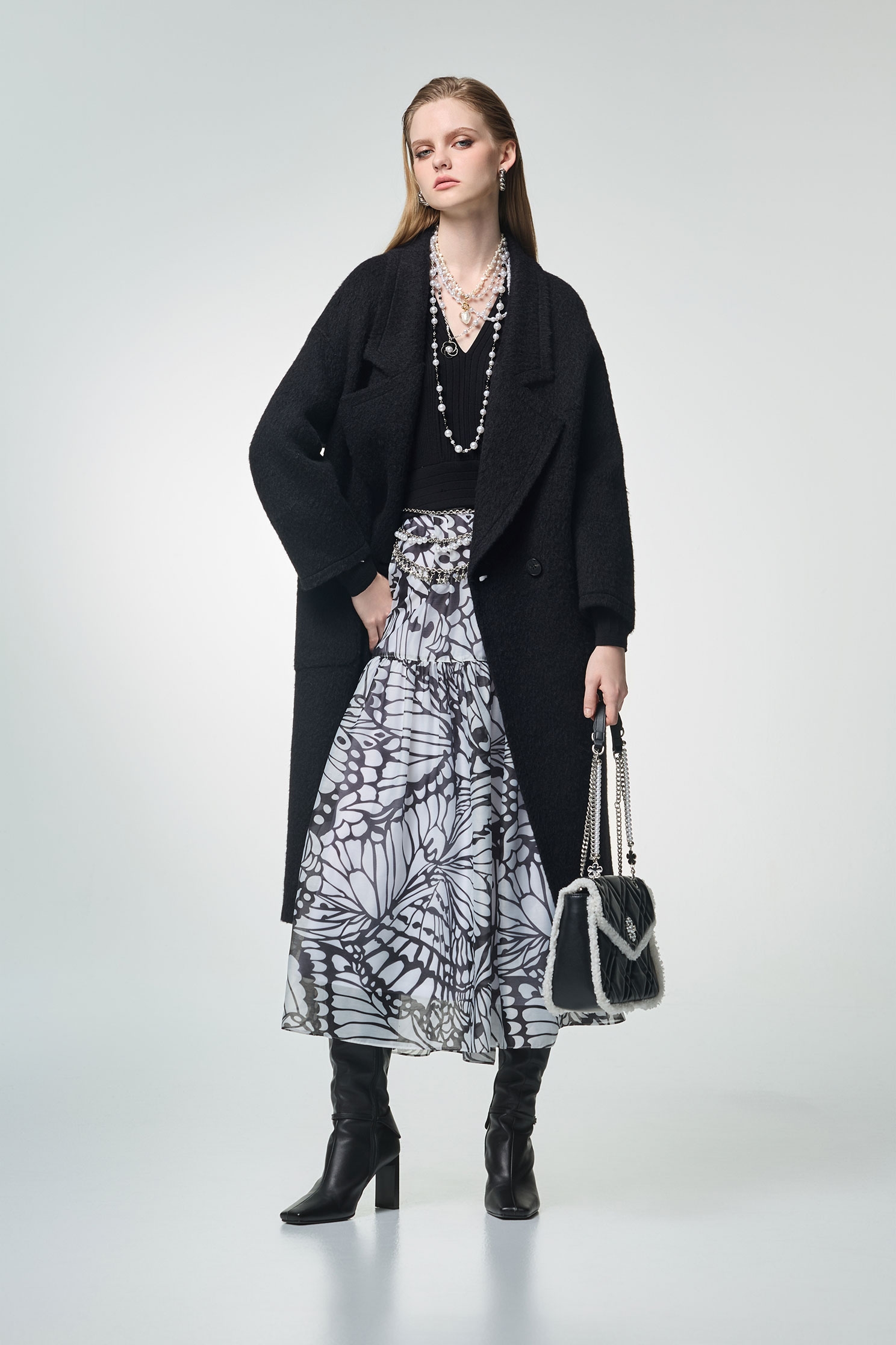 蝴蝶圖騰拼接針織洋裝蝴蝶圖騰拼接針織洋裝,一般洋裝,上班OL穿搭,小禮服,洋裝特輯,秋冬穿搭,約會特輯,針織,針織洋裝,長袖洋裝