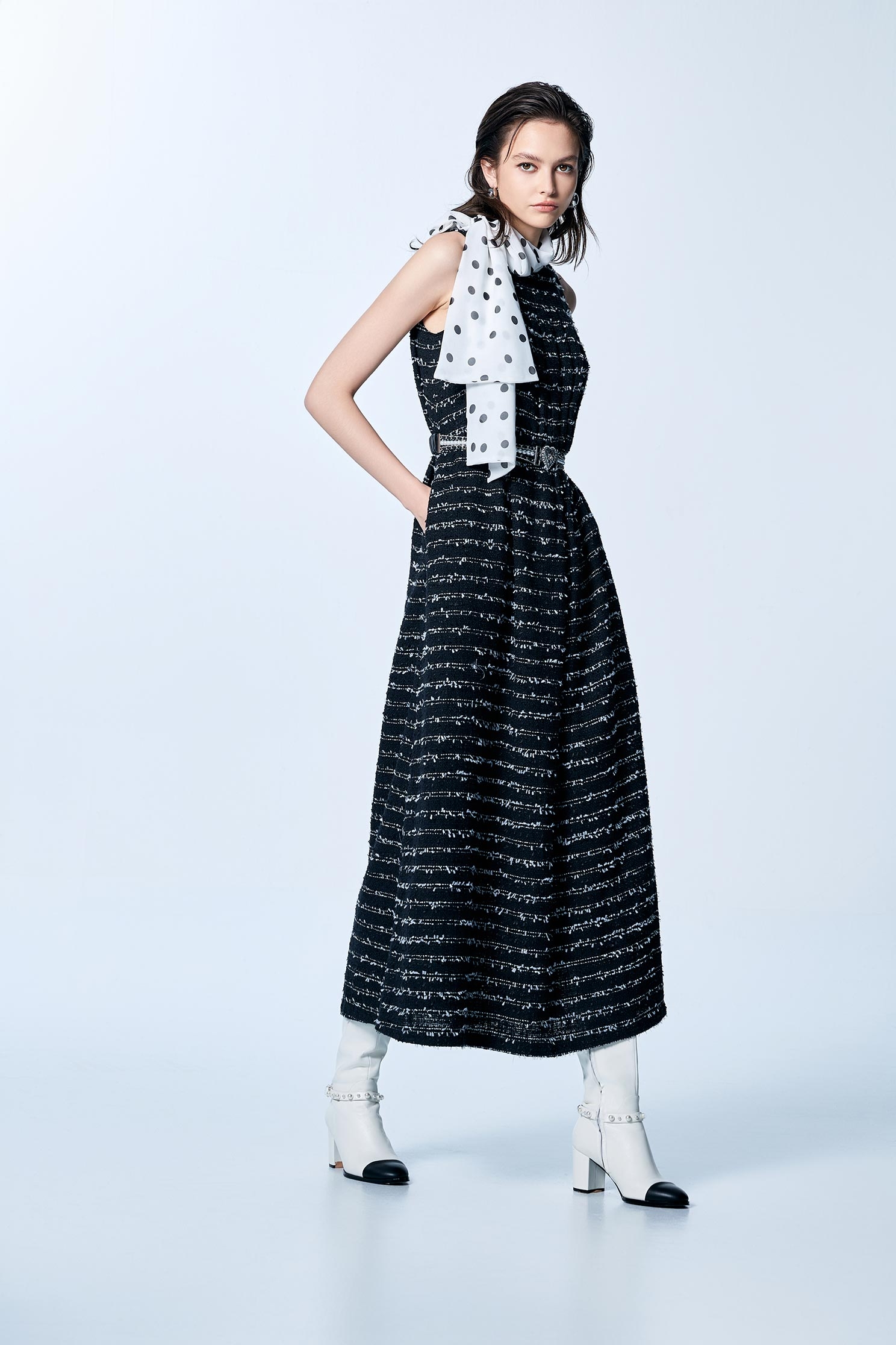 高領帶子紗花呢女神長洋裝高領帶子紗花呢女神長洋裝,一般洋裝,春夏穿搭,洋裝特輯,無袖洋裝,短袖洋裝,長洋裝,雪紡,黑色洋裝