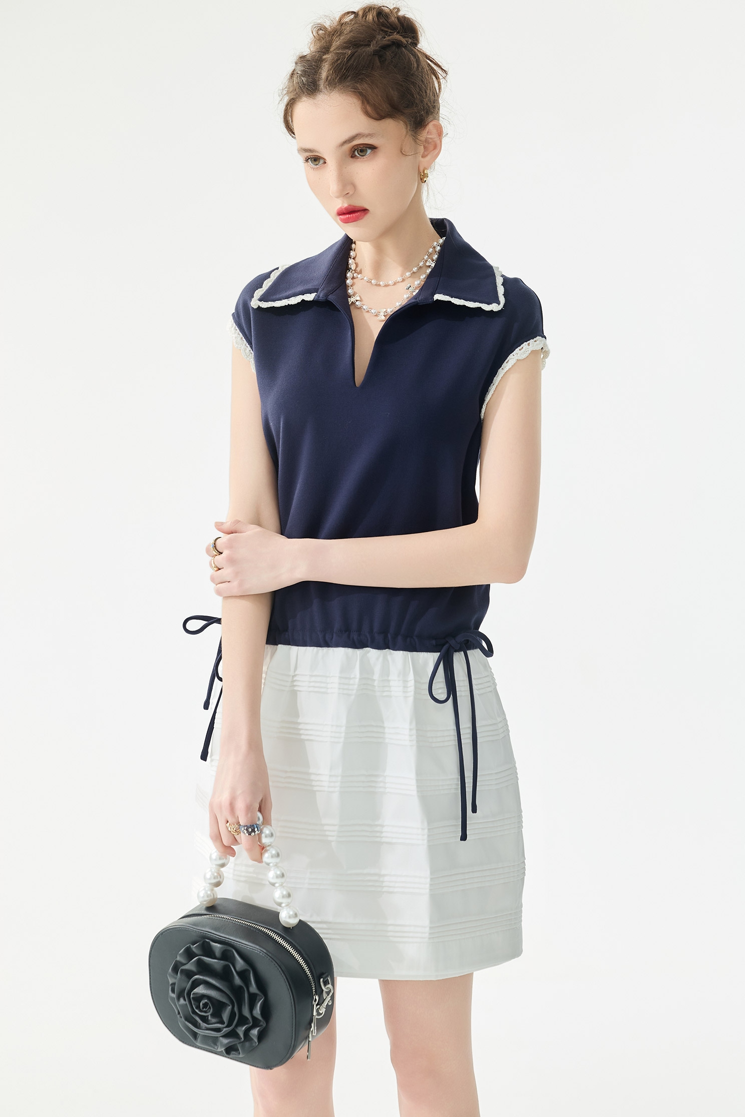 暮色藍雙材質洋裝暮色藍雙材質洋裝,一般洋裝,人氣商品,春夏穿搭,洋裝特輯,短袖洋裝,約會特輯,蕾絲