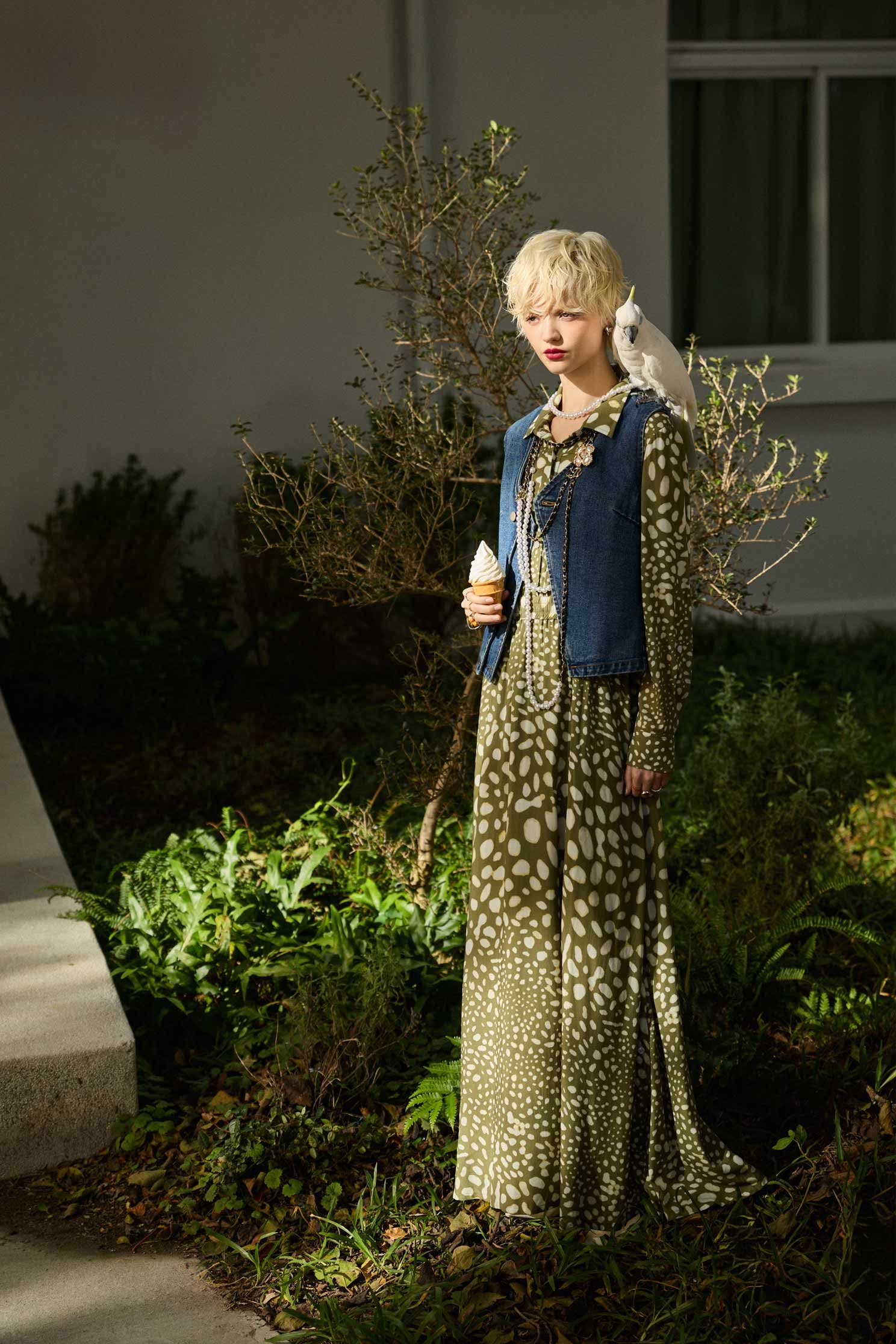 鹿紋印花長洋裝鹿紋印花長洋裝,一般洋裝,春夏穿搭,洋裝特輯,輕奢度假,輕奢渡假,長洋裝