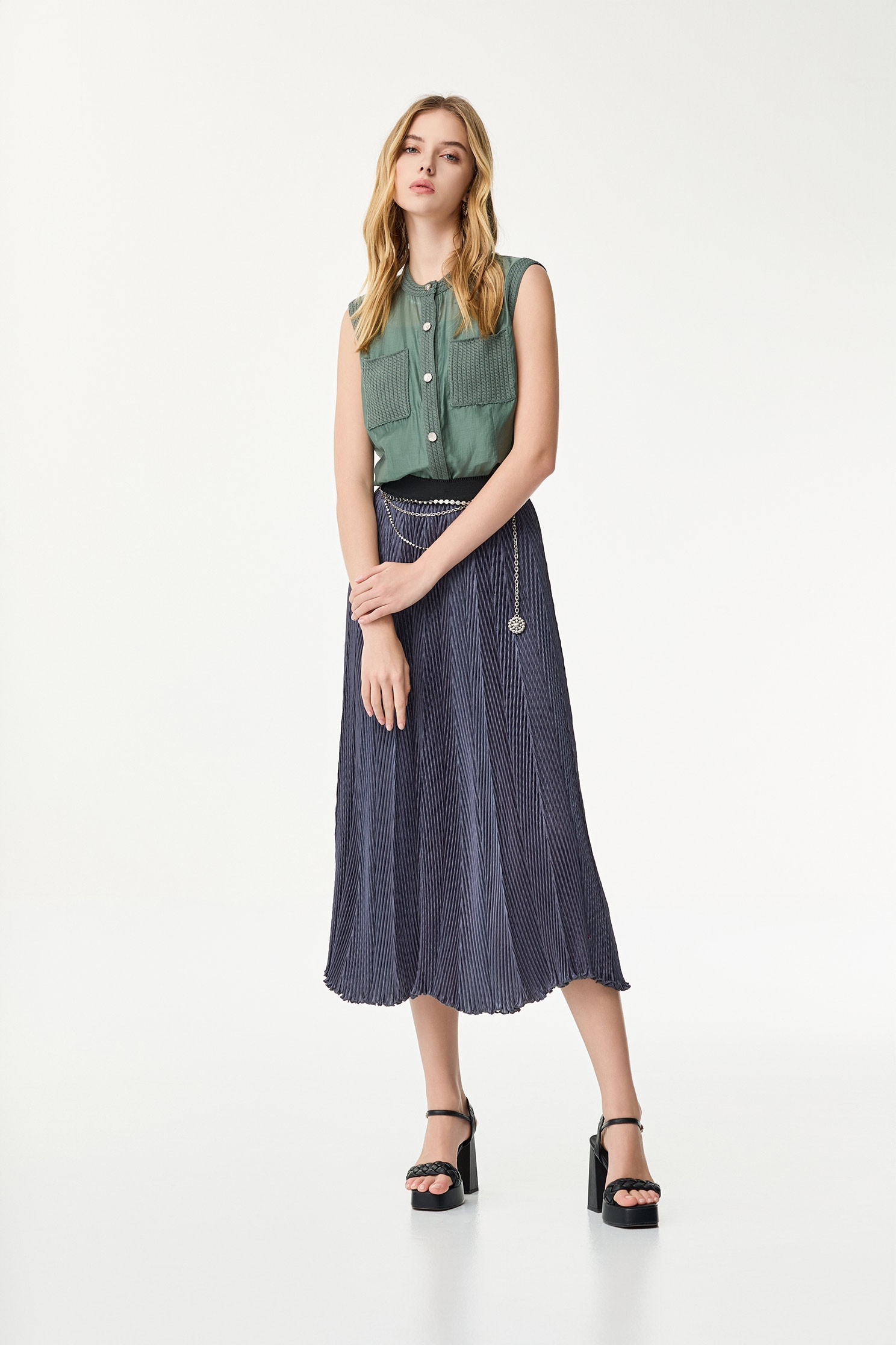 高山綠絲棉拼針織背心高山綠絲棉拼針織背心,一般背心,一般背心馬甲,人氣商品,春夏穿搭,約會特輯,背心,輕奢度假,輕奢渡假,針織,針織背心