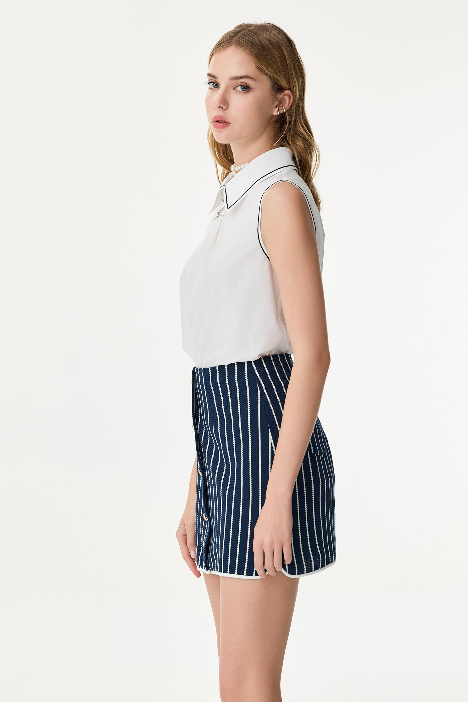 綴領帶結單品上衣綴領帶結單品上衣,一般背心,一般背心馬甲,上班OL穿搭,上衣,春夏穿搭,白色背心